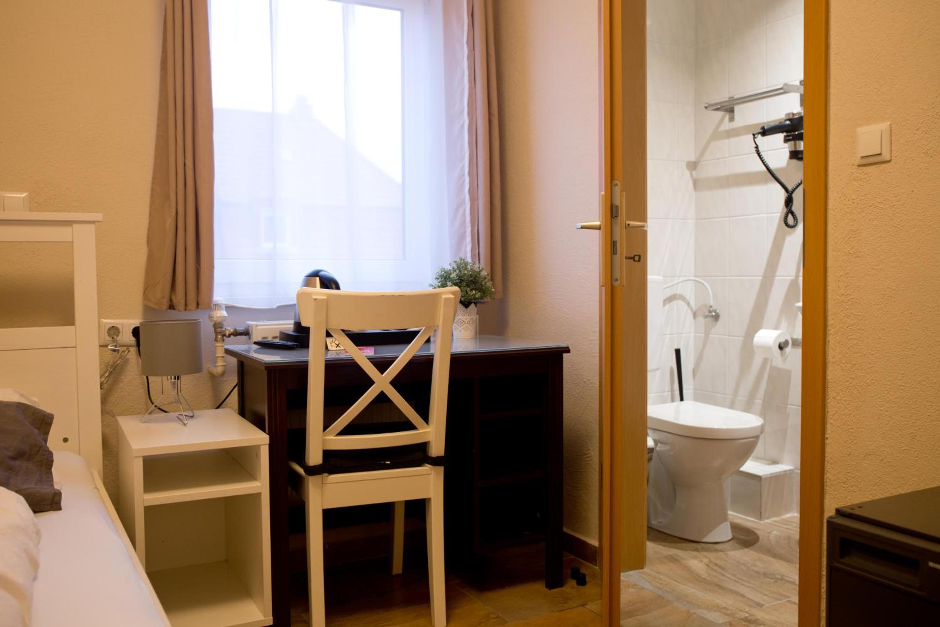 Single Room photo 2