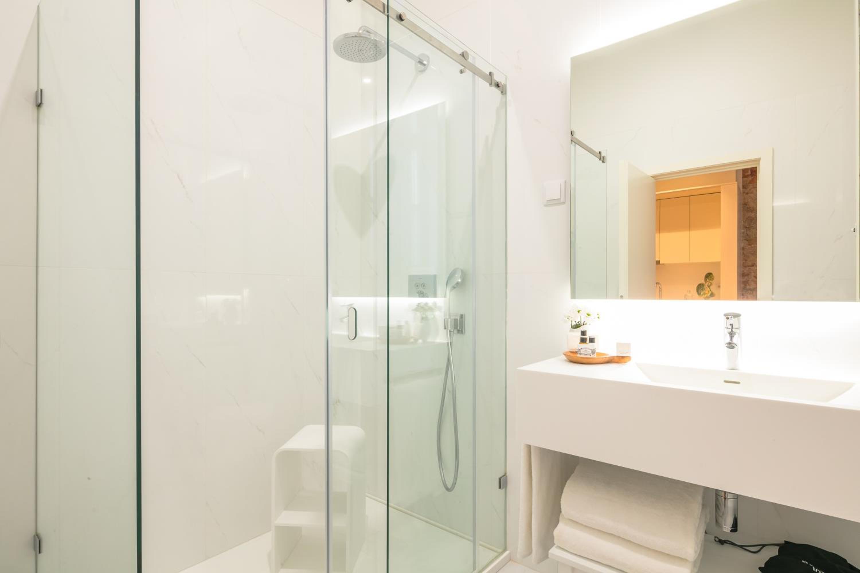 Standard Apartment - Photo 7