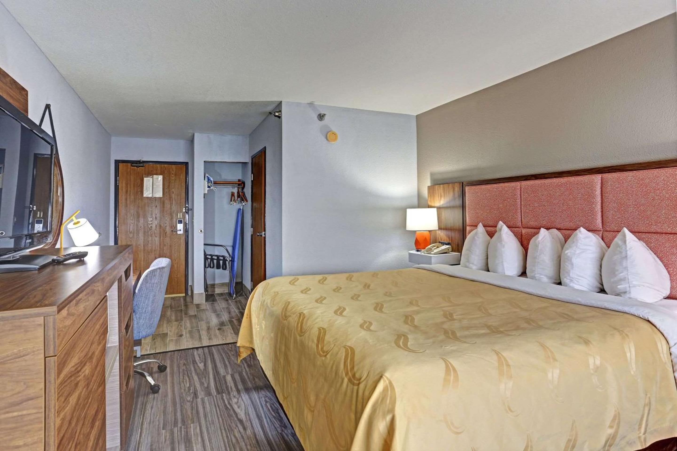 King Room - Accessible/Non-Smoking