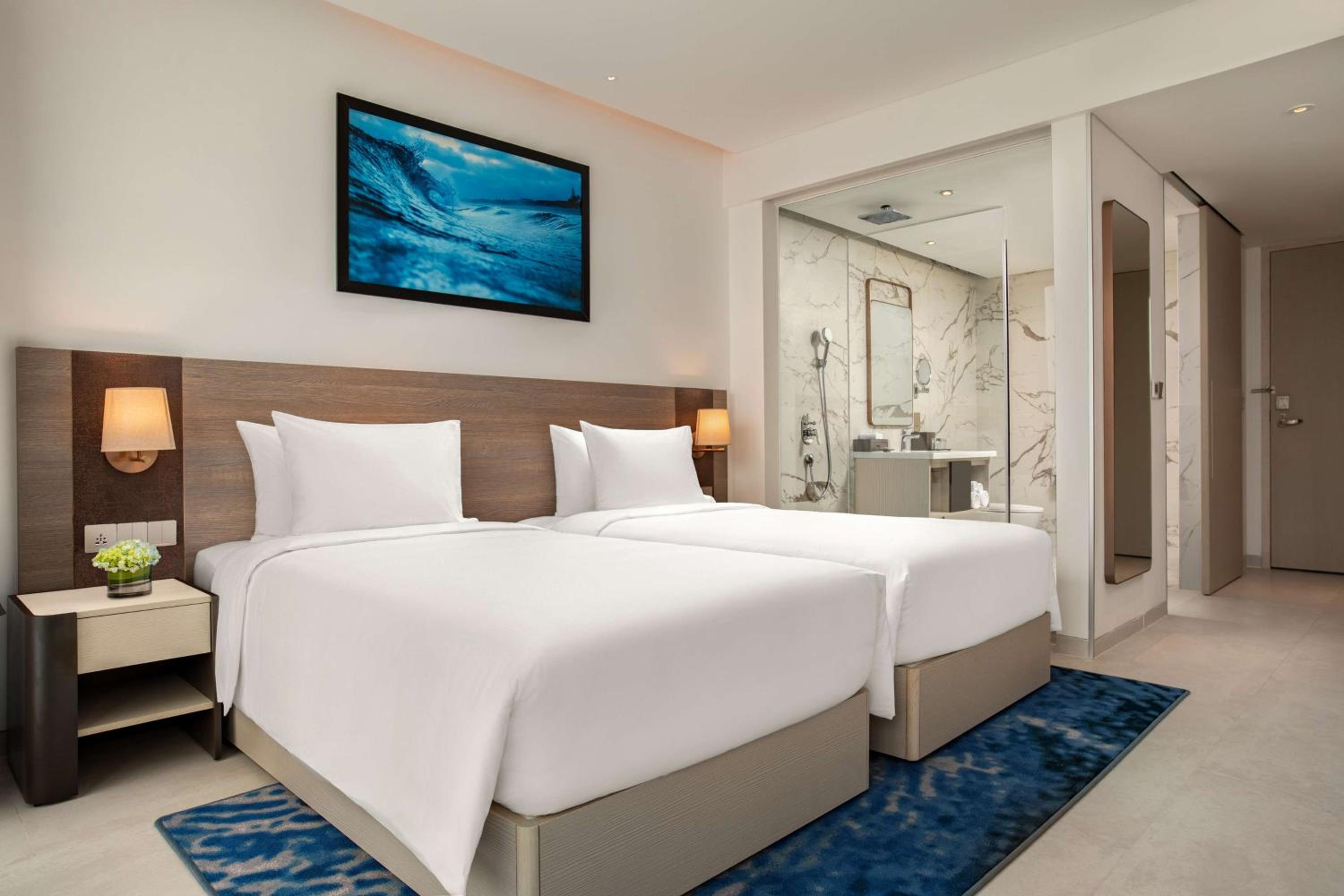 Deluxe Room - Partial Ocean View - Photo 7