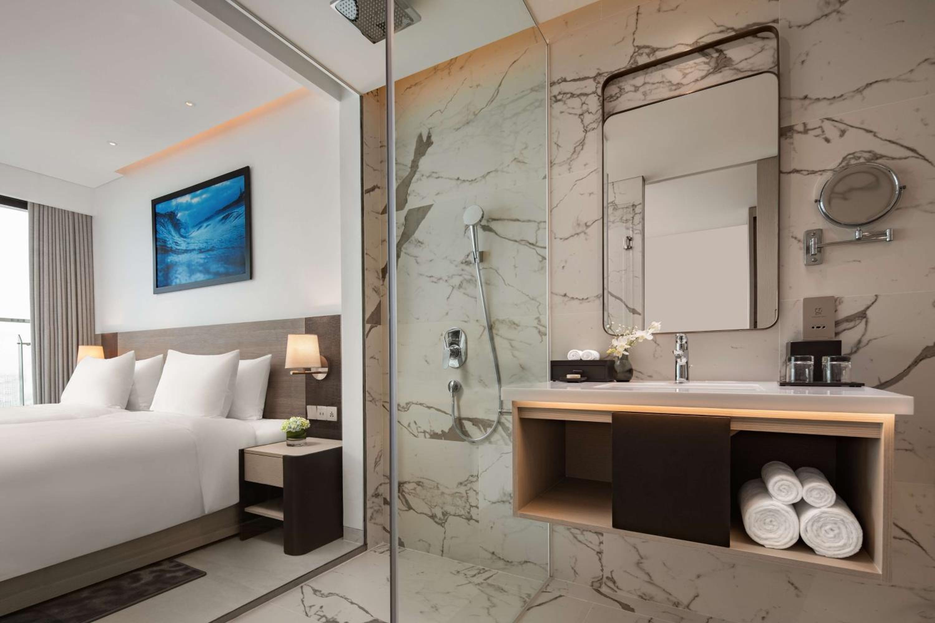 Deluxe Room - Partial Ocean View - Photo 6