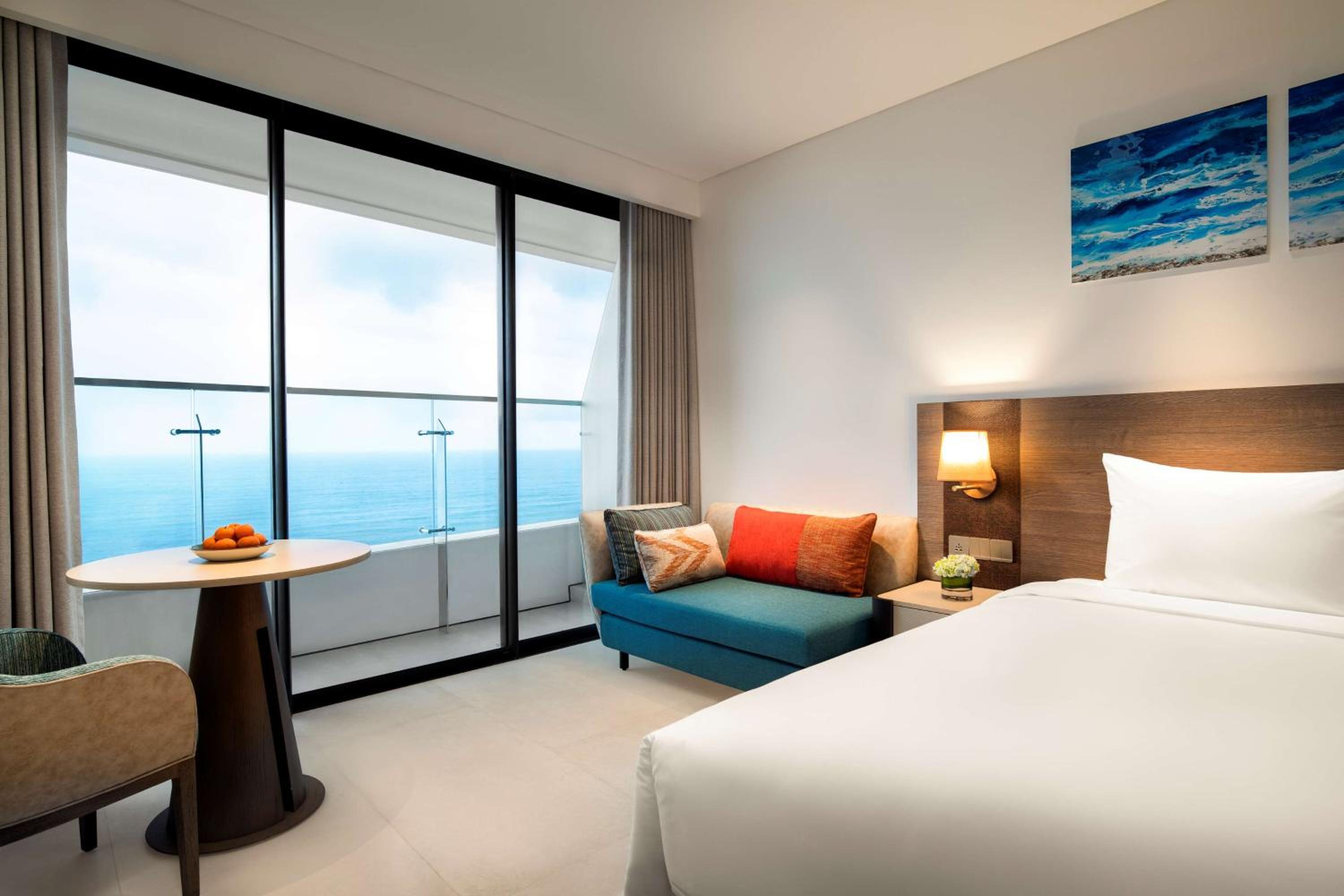 Executive Room with Ocean View and Lounge Access - Photo 4
