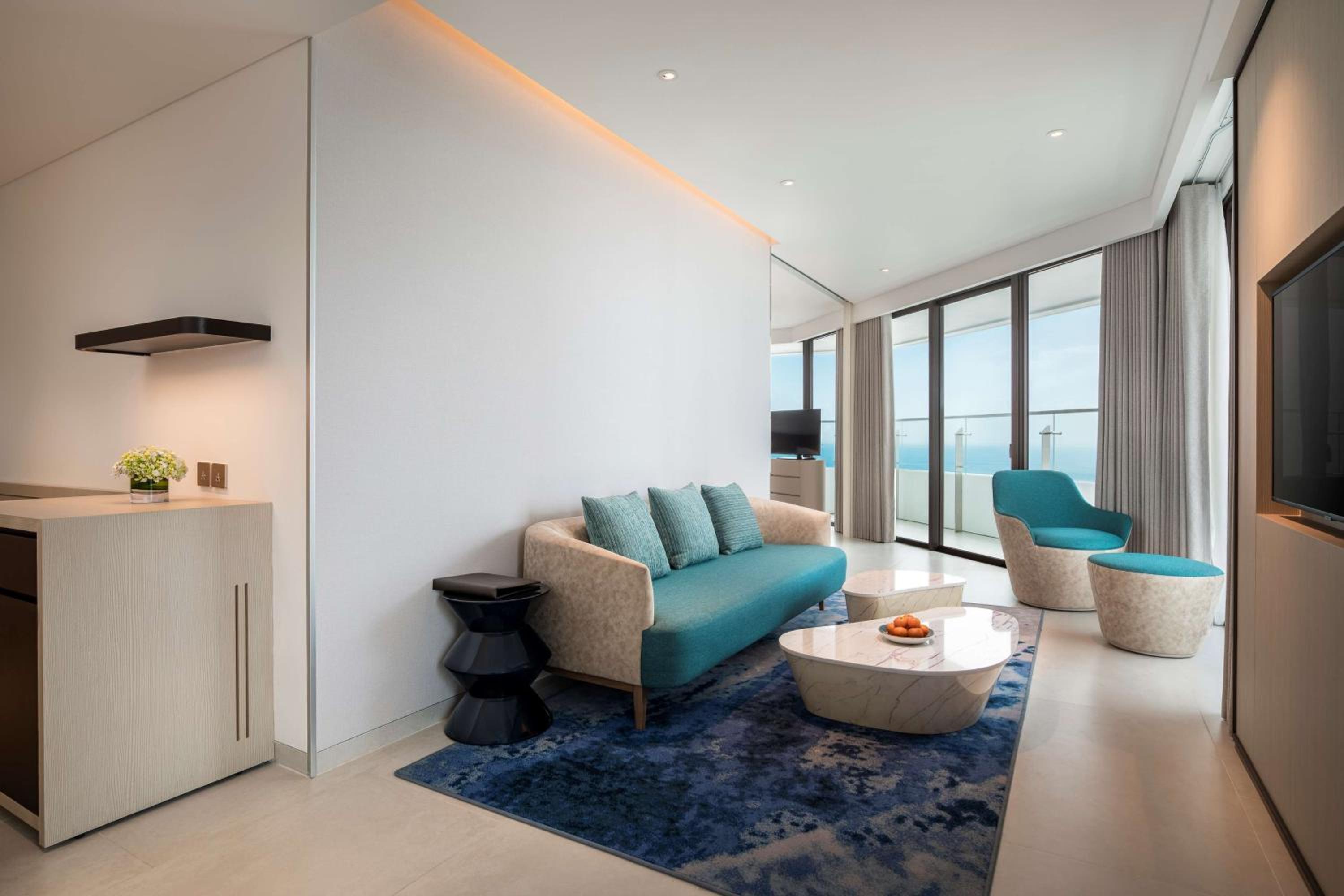 Executive Corner Suite with Ocean View and Lounge Access - Photo 7