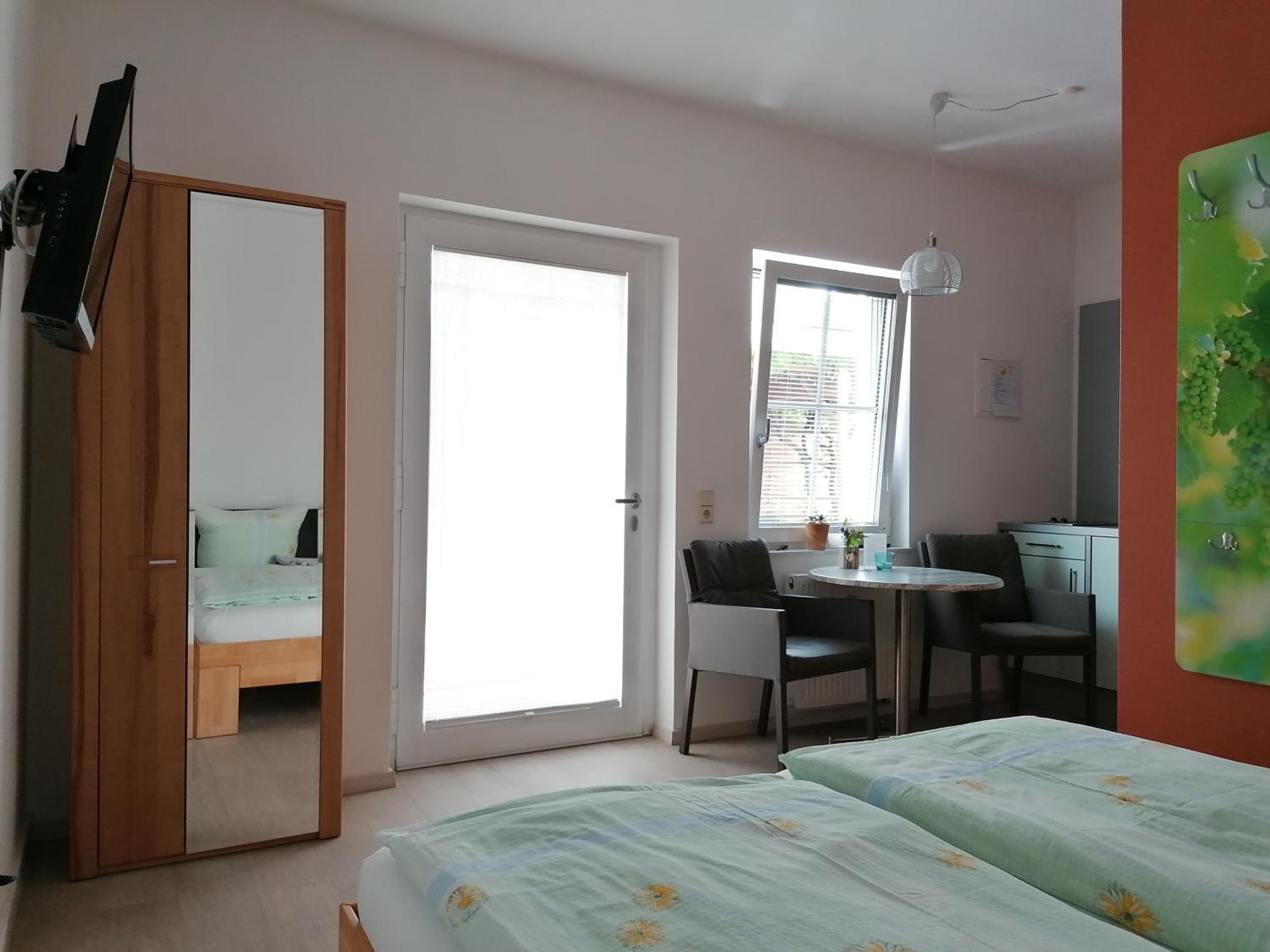 Small Double Room photo 3