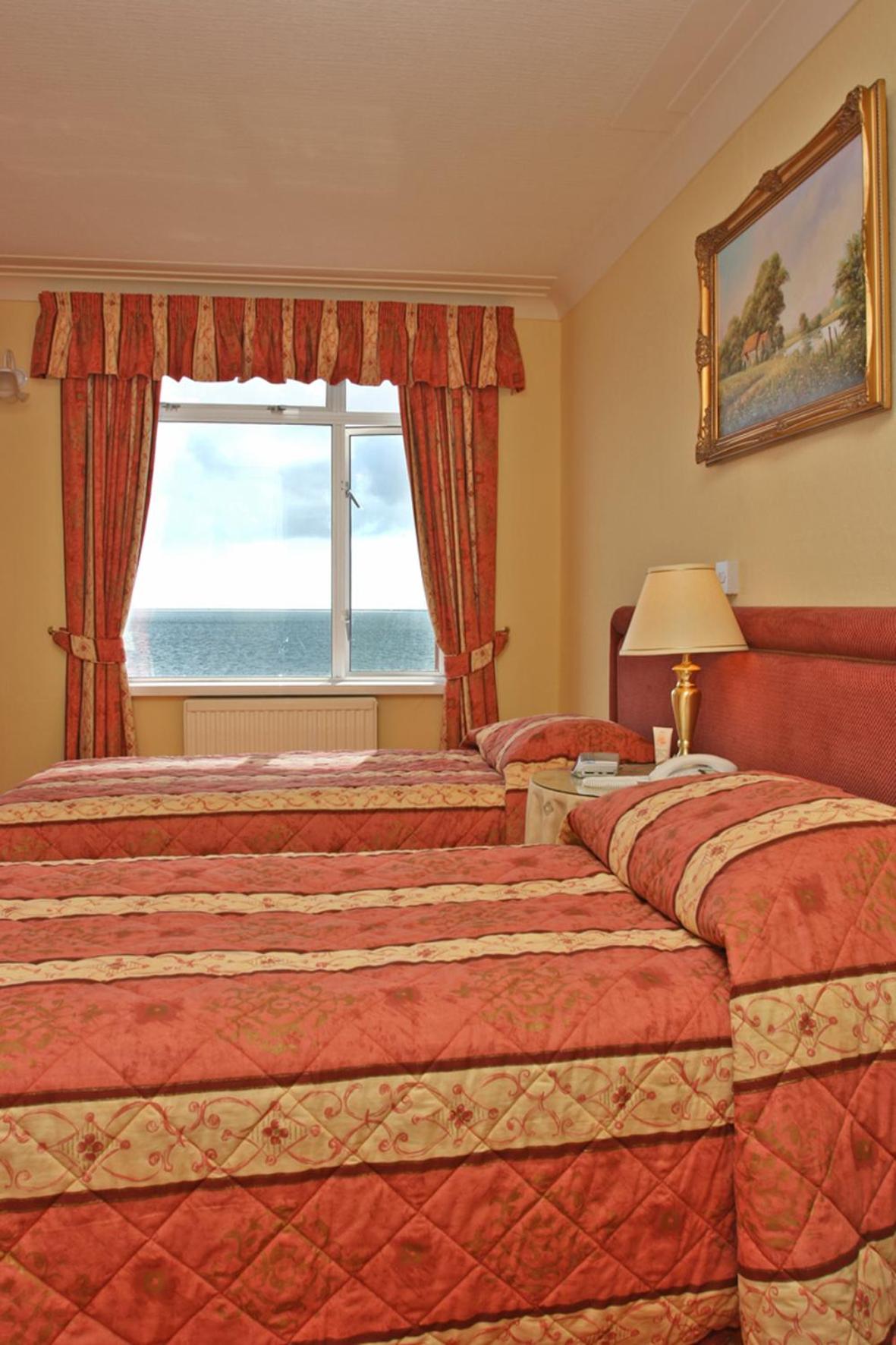 Standard Twin Room - Photo 1
