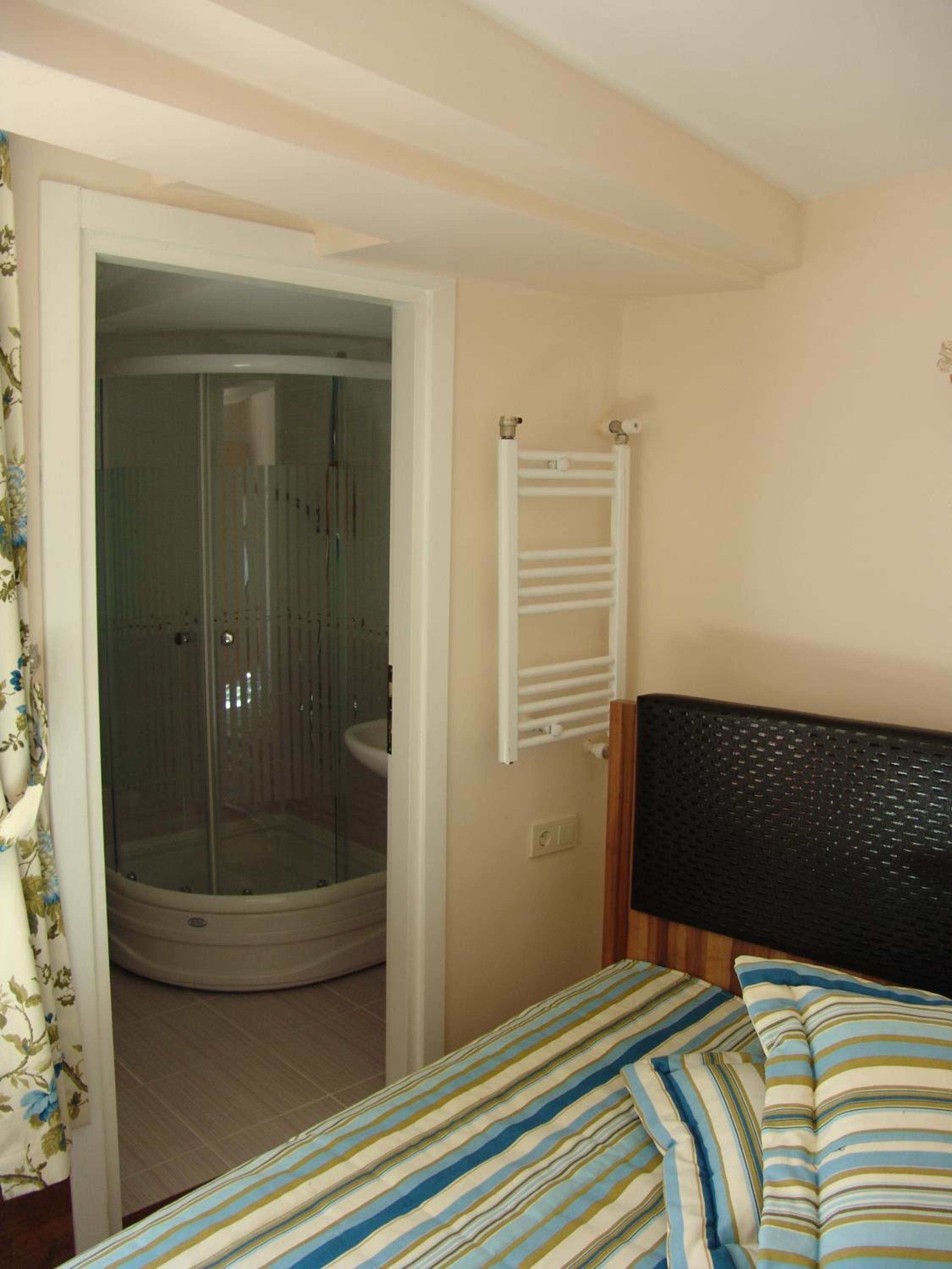 Economy Double Room photo 1