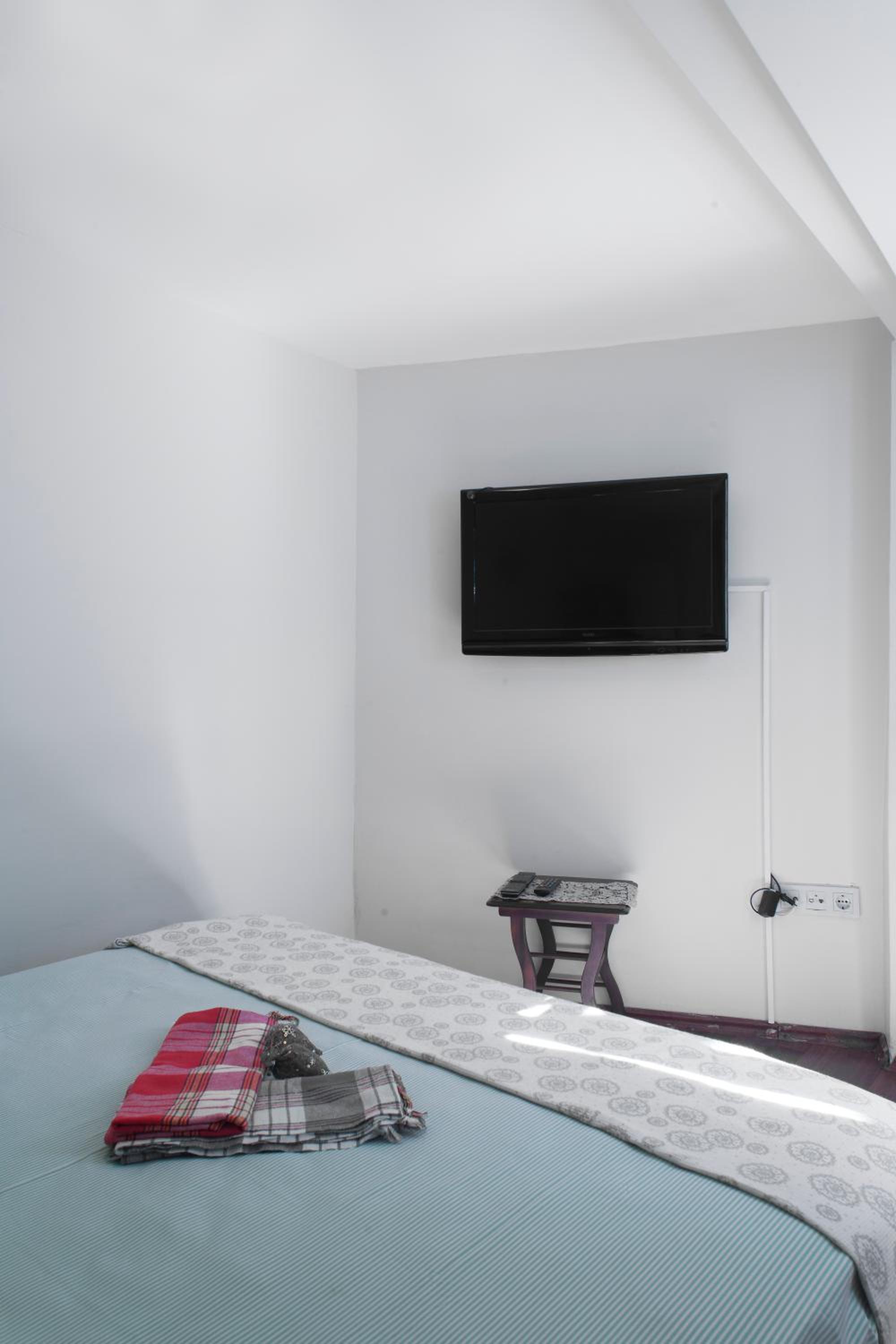 Economy Double Room photo 3