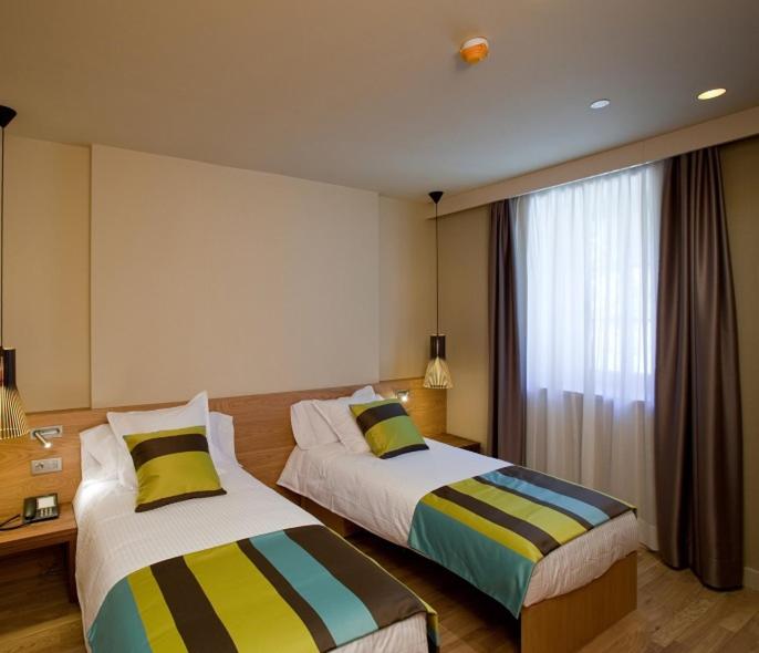 Habitación Familiar Superior con Vista al Lago
