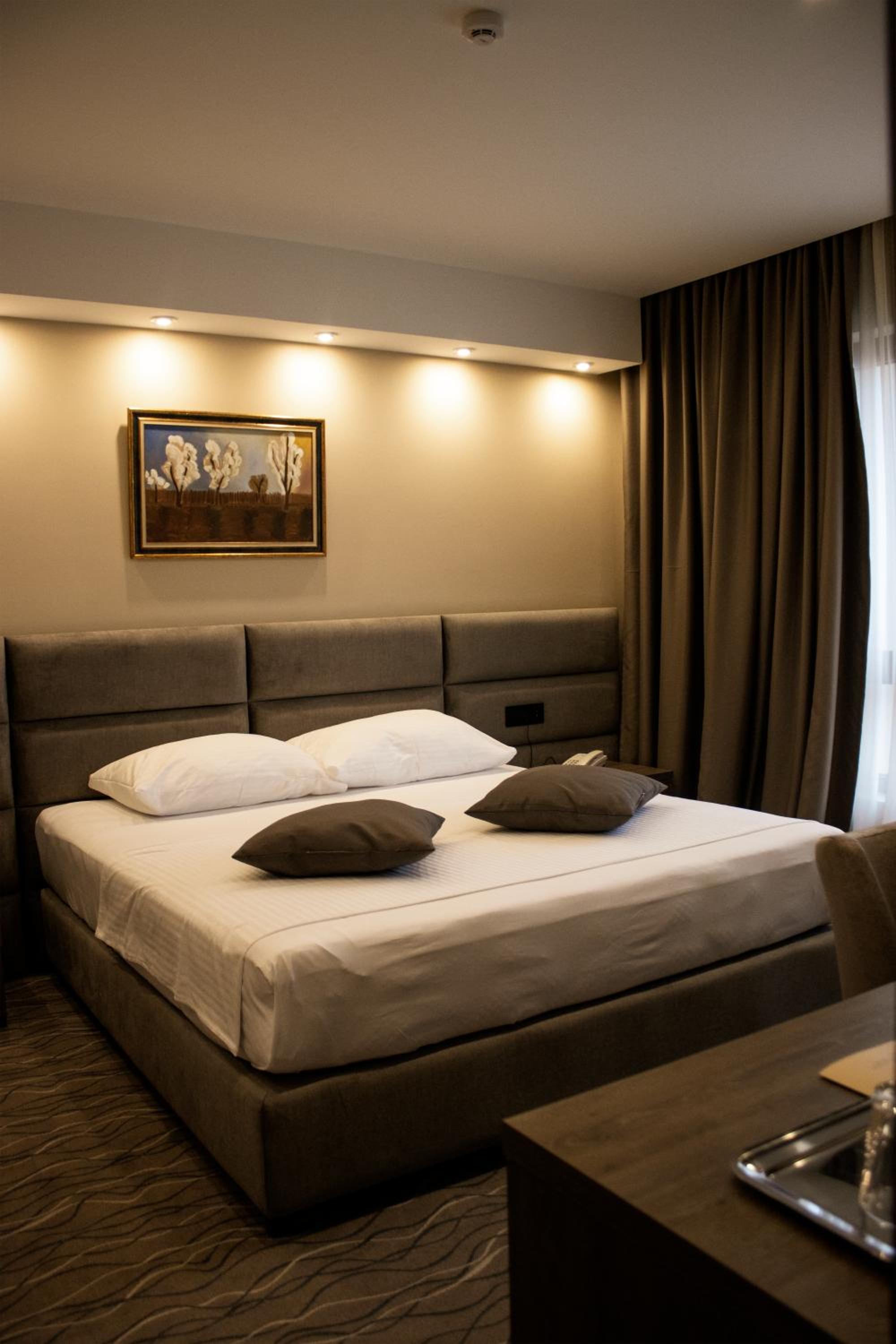 Deluxe Double Room - Photo 1