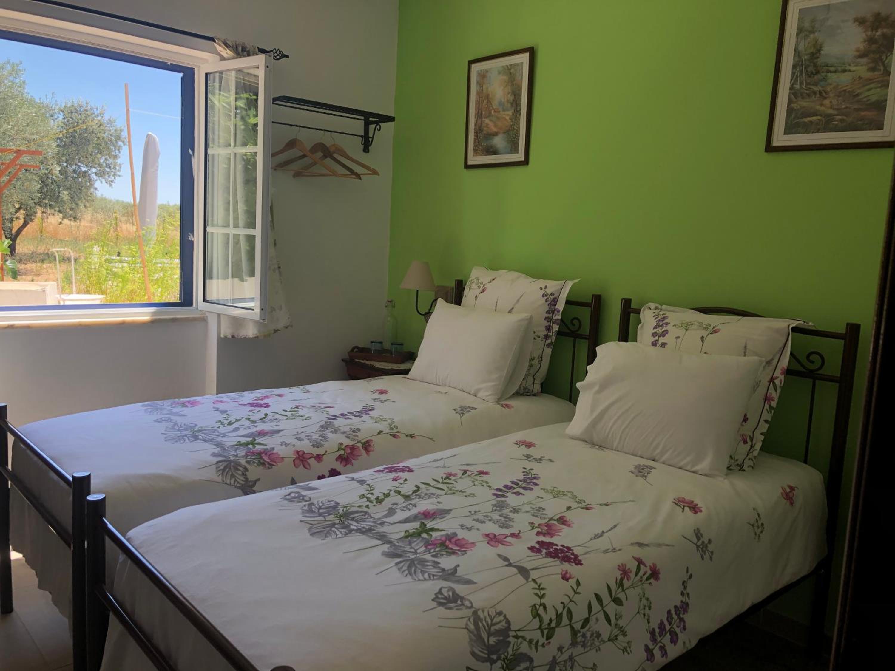 Double Room with Pool View photo 3