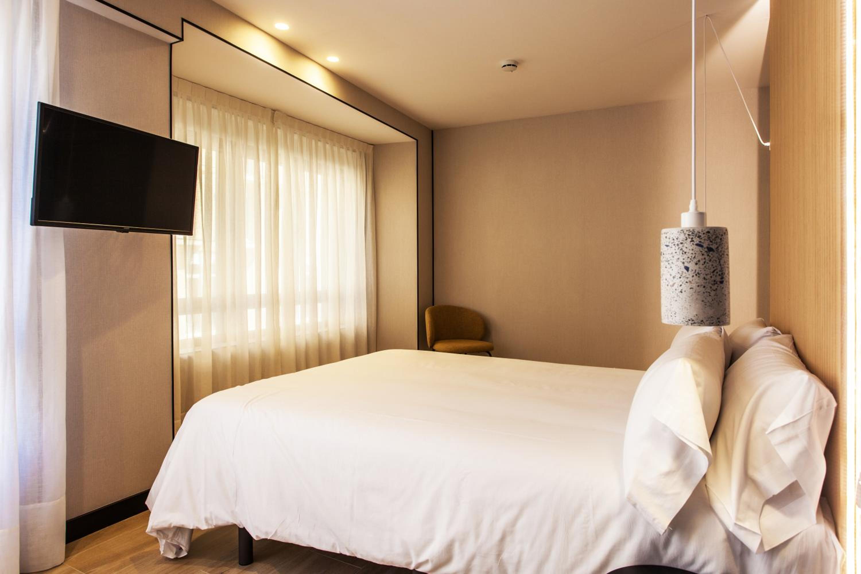 Double Room with Extra Bed - Photo 1