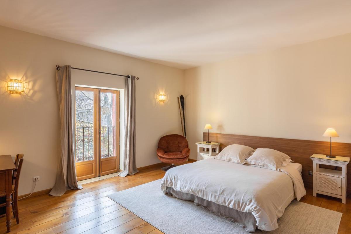 Deluxe Double Room with Bath photo 2