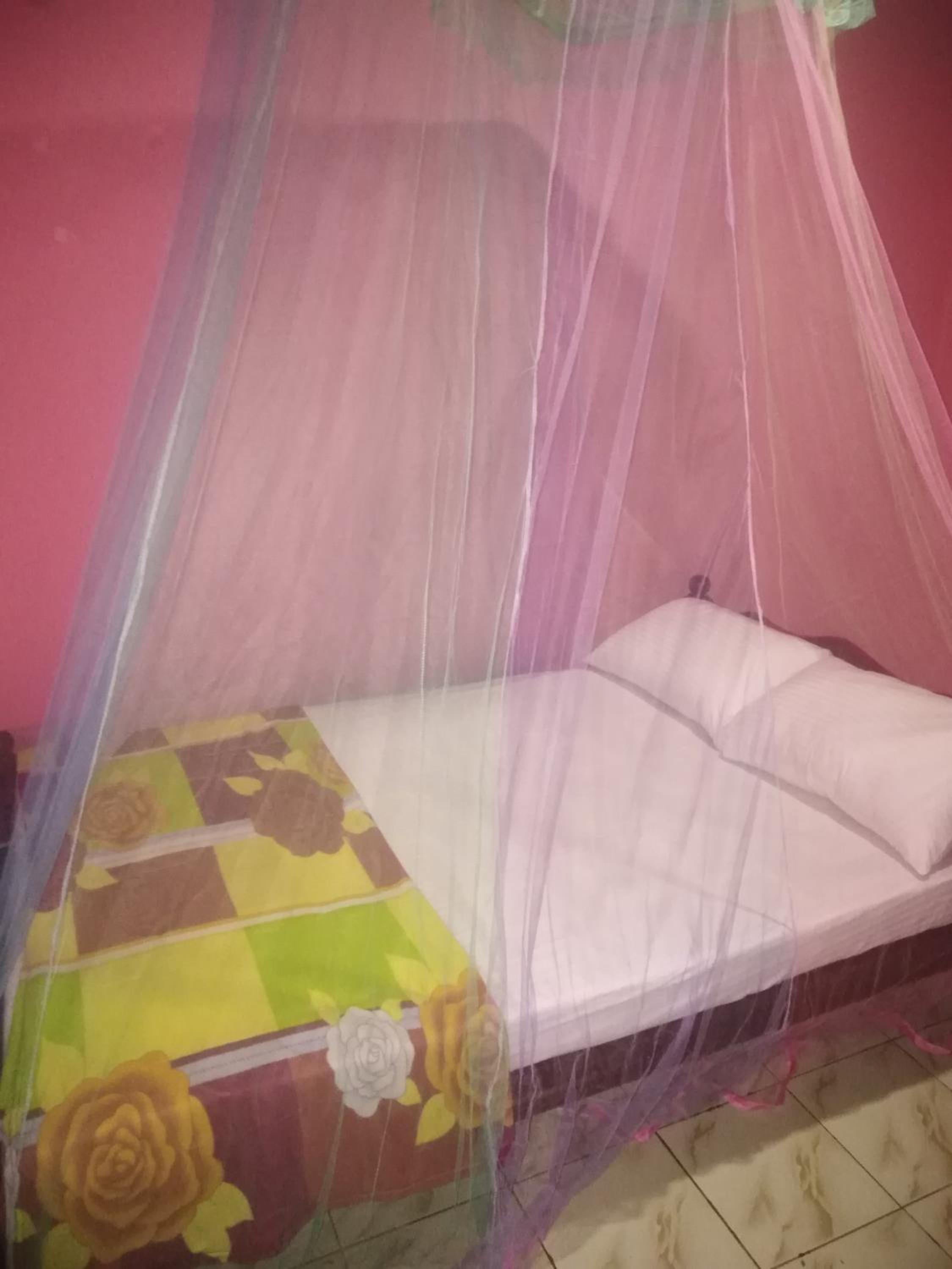 Single Room with Private Bathroom photo 2