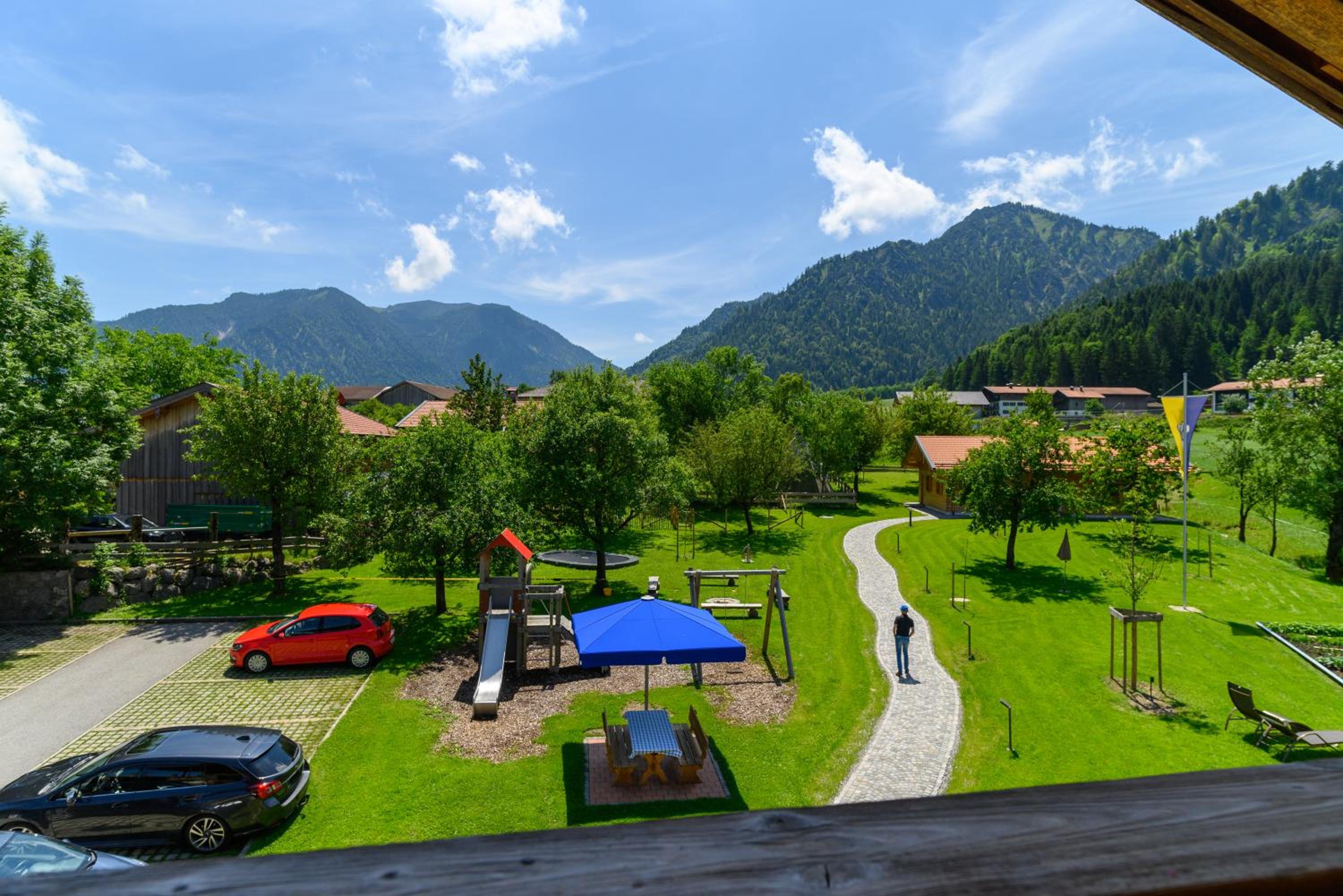 Apartment with Mountain View photo 2