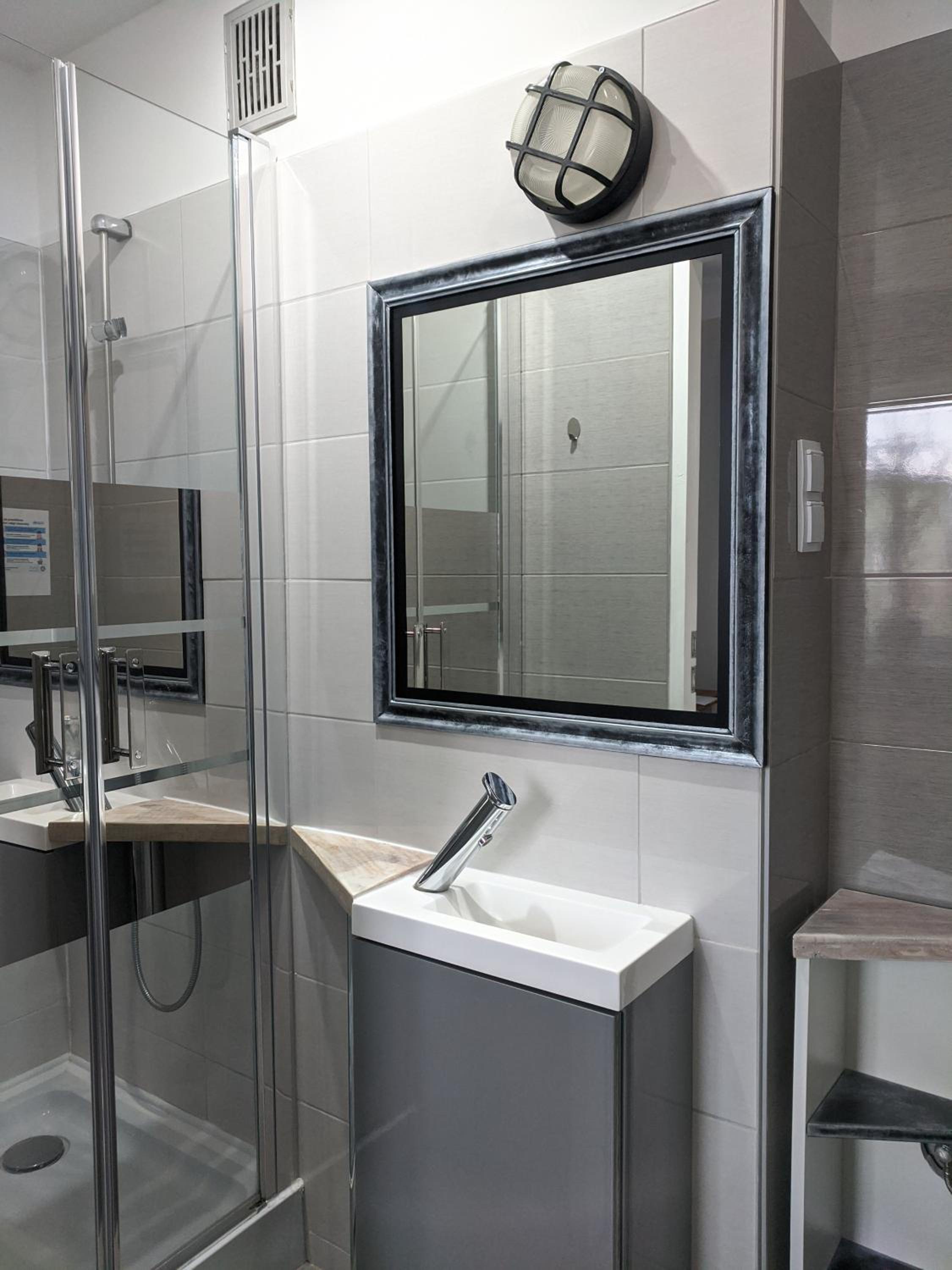 Double Room with Private Bathroom - Photo 4