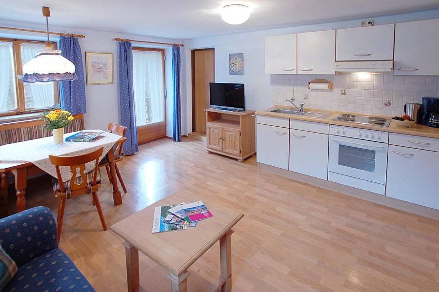 Apartment with Mountain View photo 1