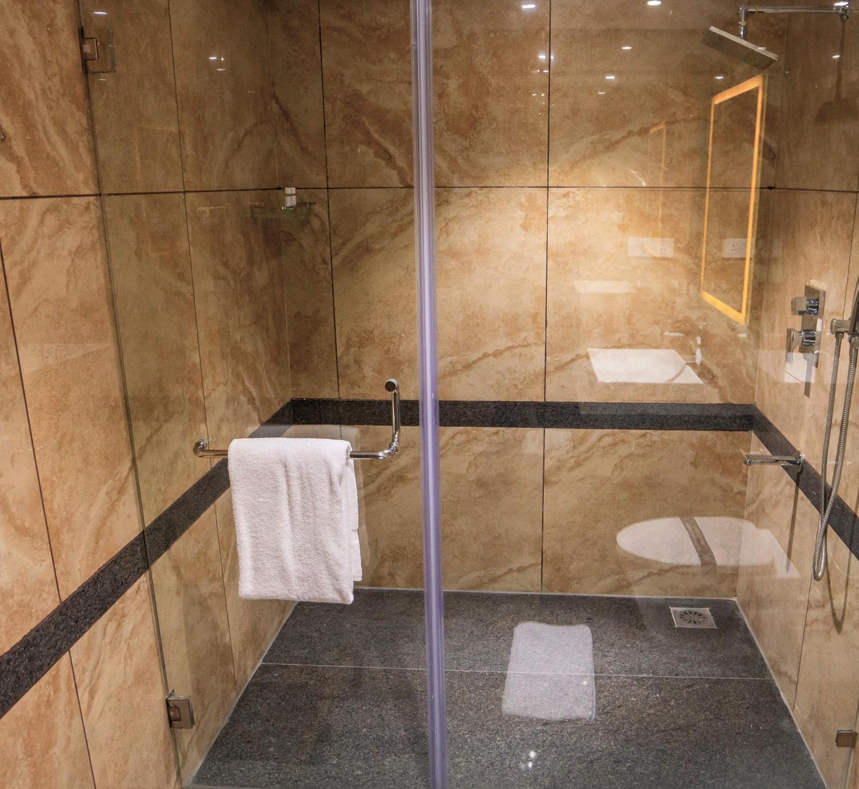 Premier King Room - Photo 4