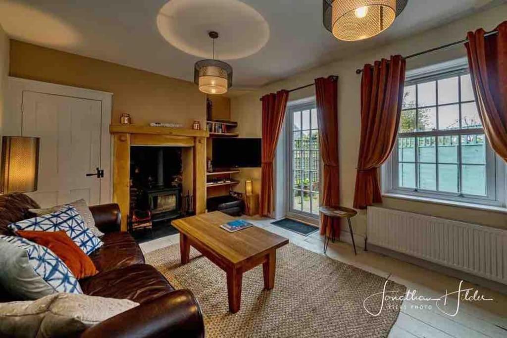 Three-Bedroom House photo 1