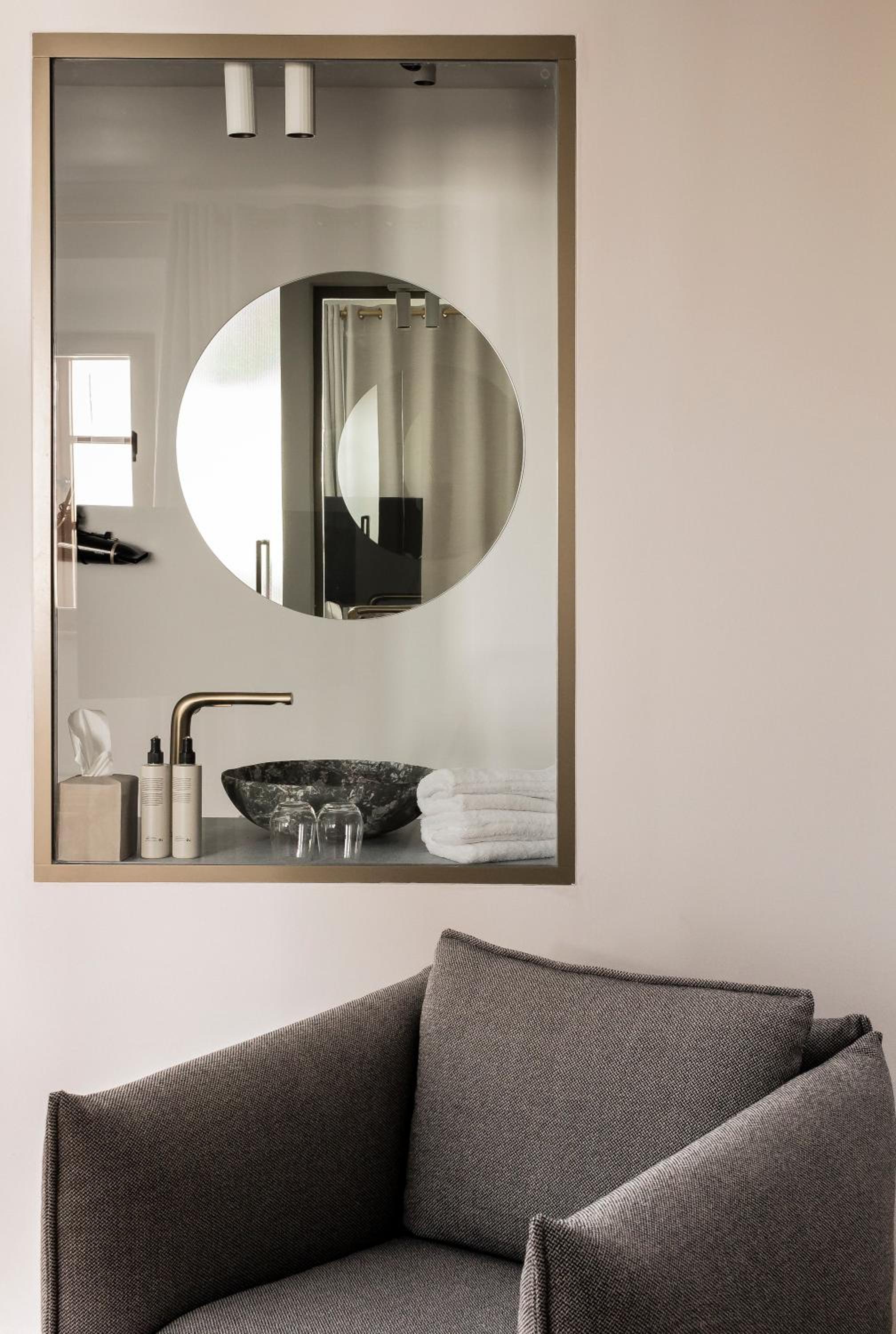 Standard Double Room - Photo 8