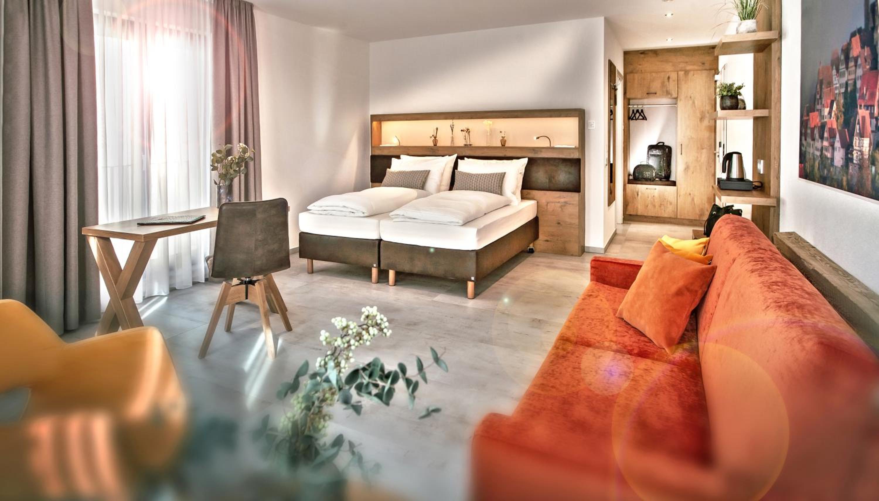 Large Double Room - Photo 3