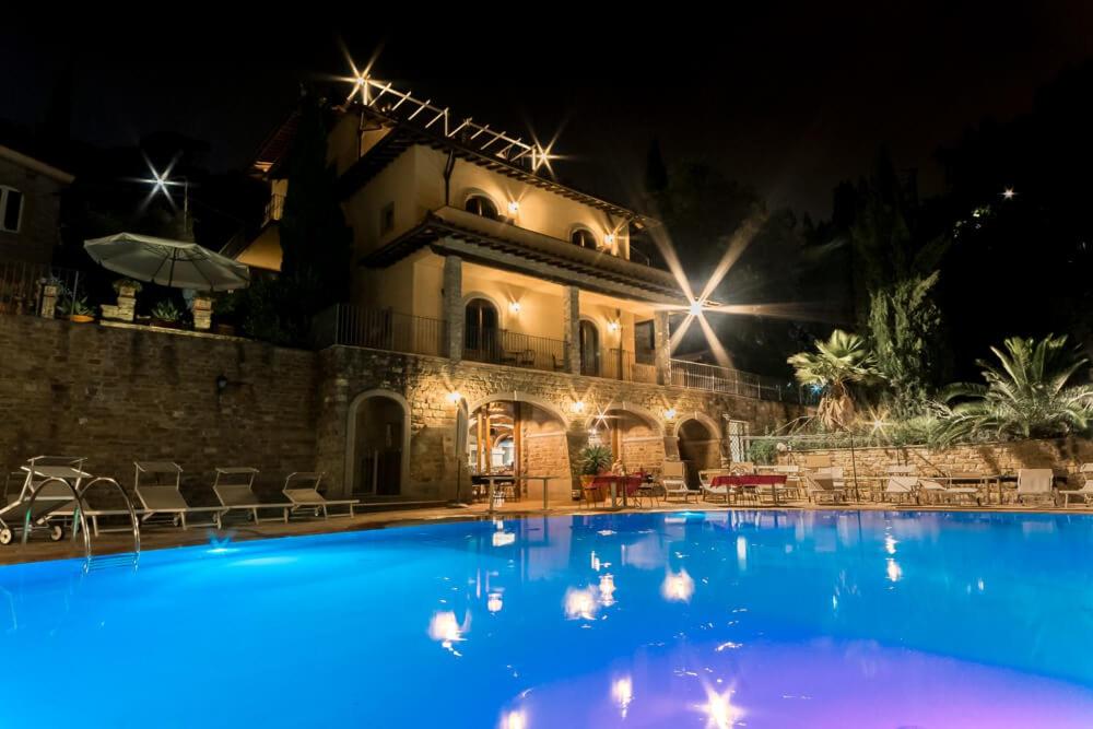 Double Room with Pool View - Photo 7