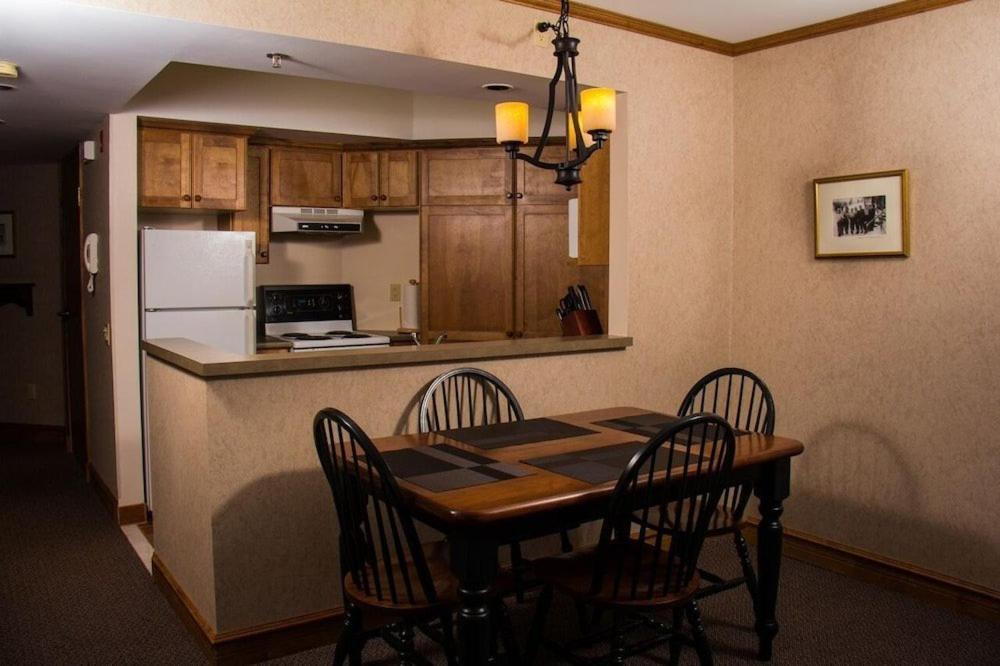 One-Bedroom Suite photo 2