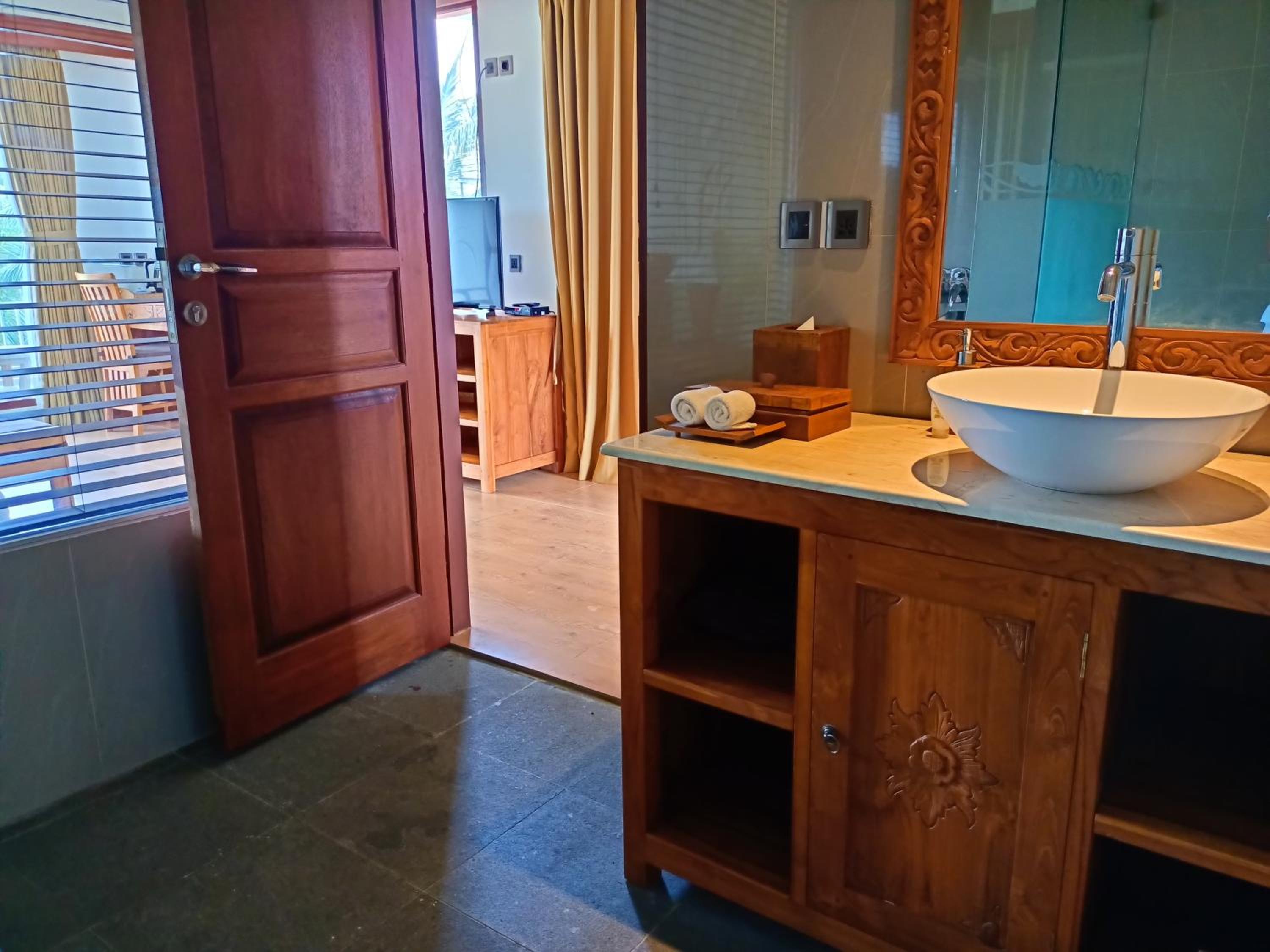 Suite Balcony with Rice Field View - Photo 4