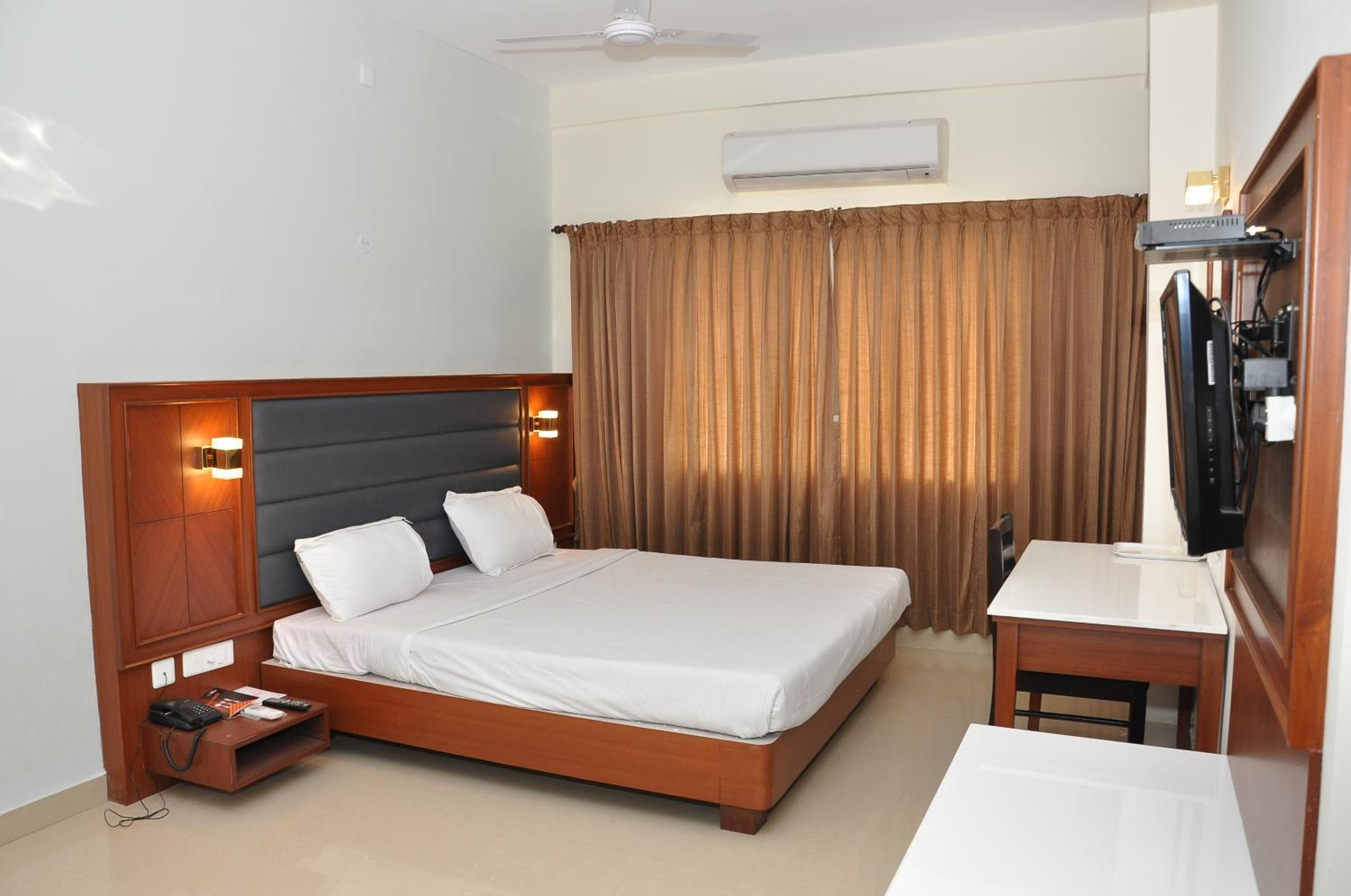 Deluxe Double or Twin Room photo 2