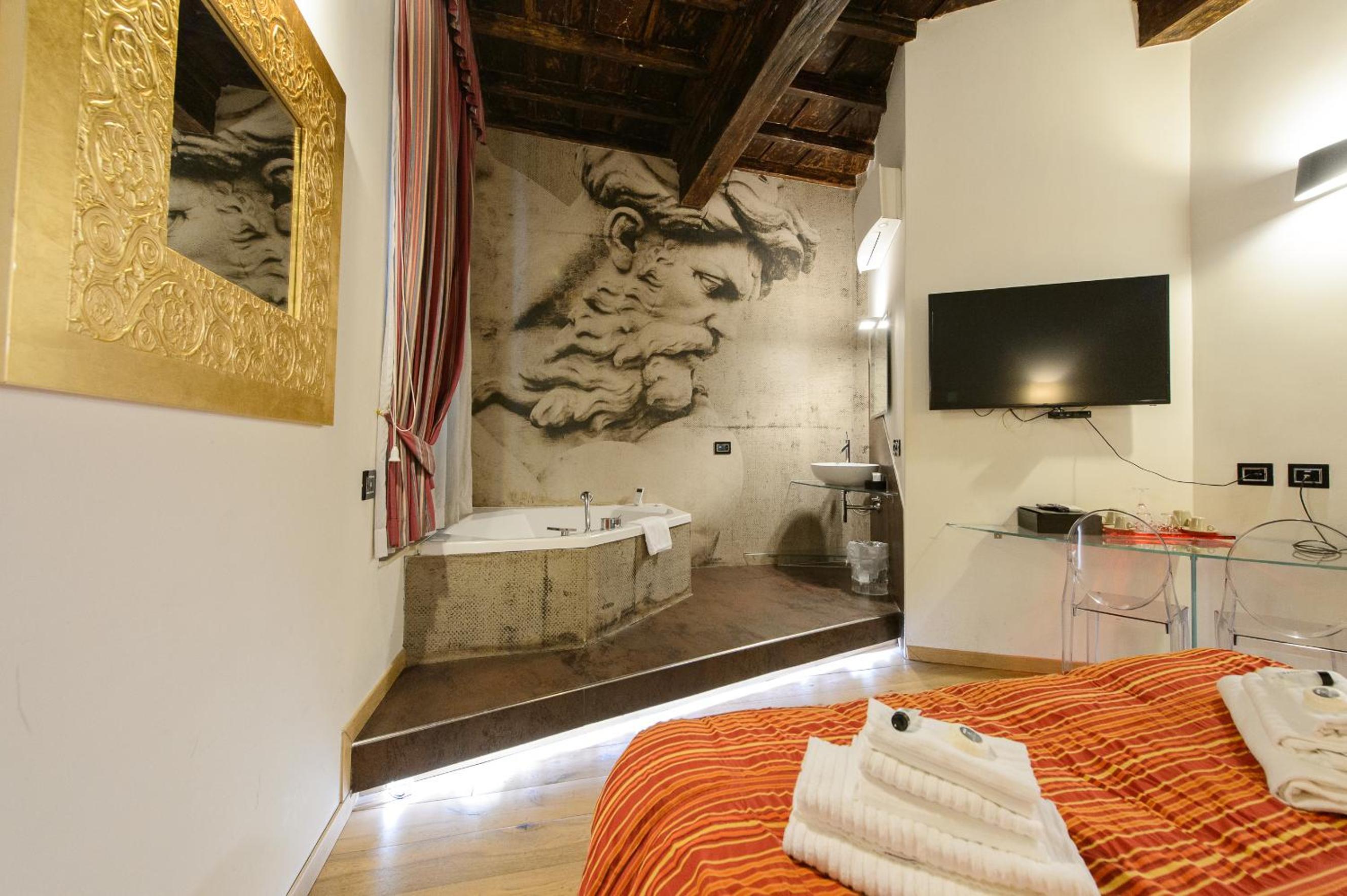 Deluxe Double Room with One Double Bed and 2 Adults Occupancy (Non Smoking) thumbnail 6