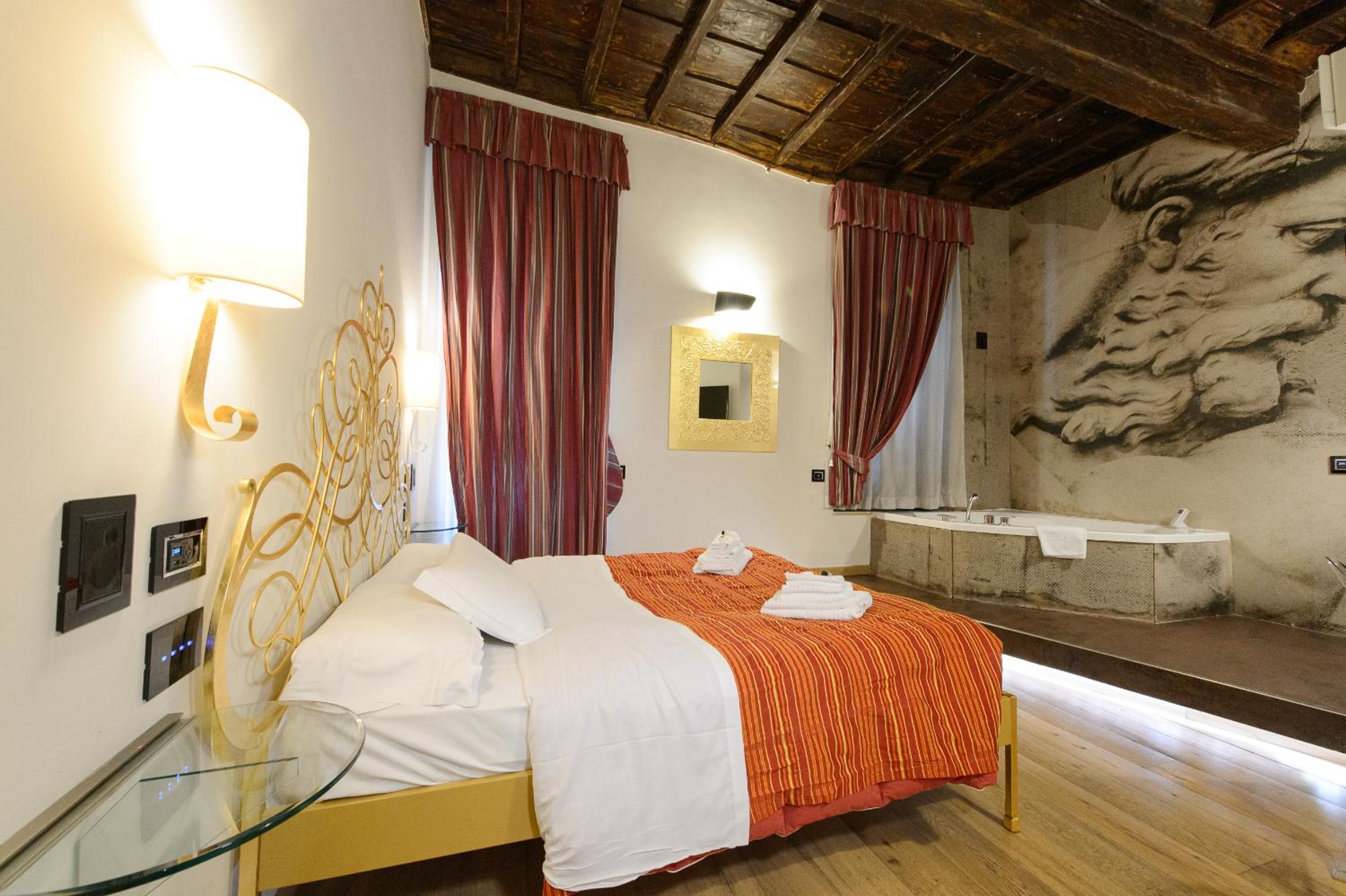 Deluxe Double Room with One Double Bed and 2 Adults Occupancy (Non Smoking) thumbnail 5