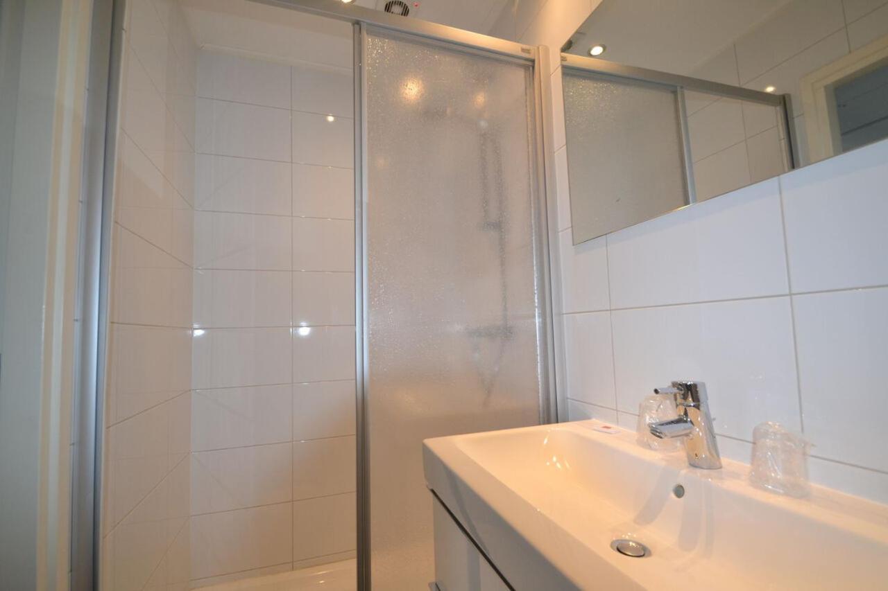 Twin Room with Shower photo 2