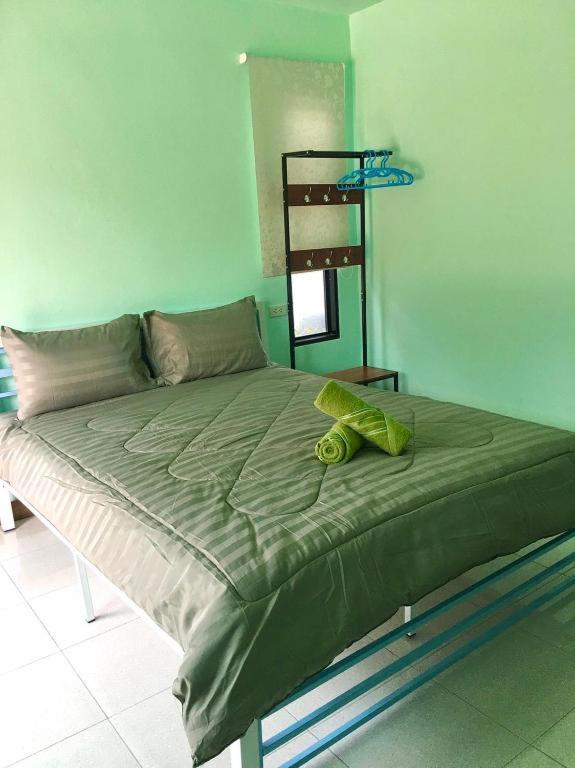 Standard Queen Room - Photo 17