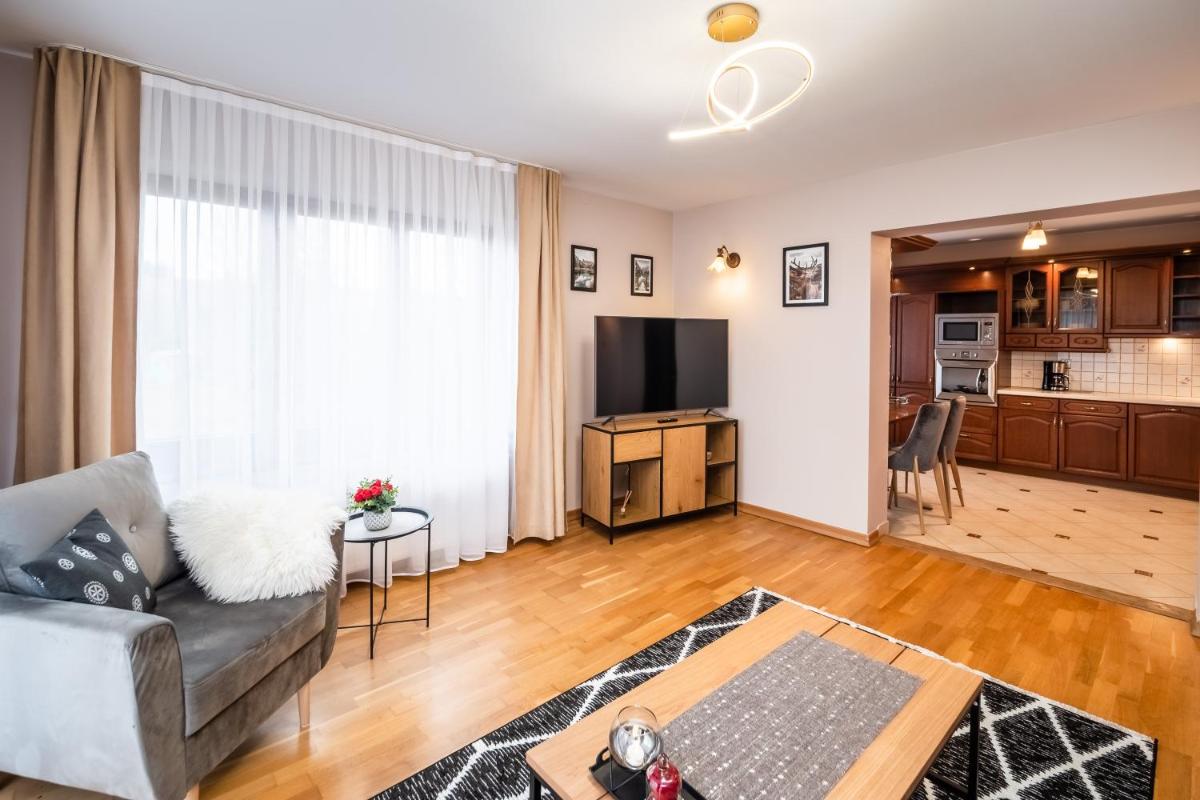 One-Bedroom Apartment - Photo 2
