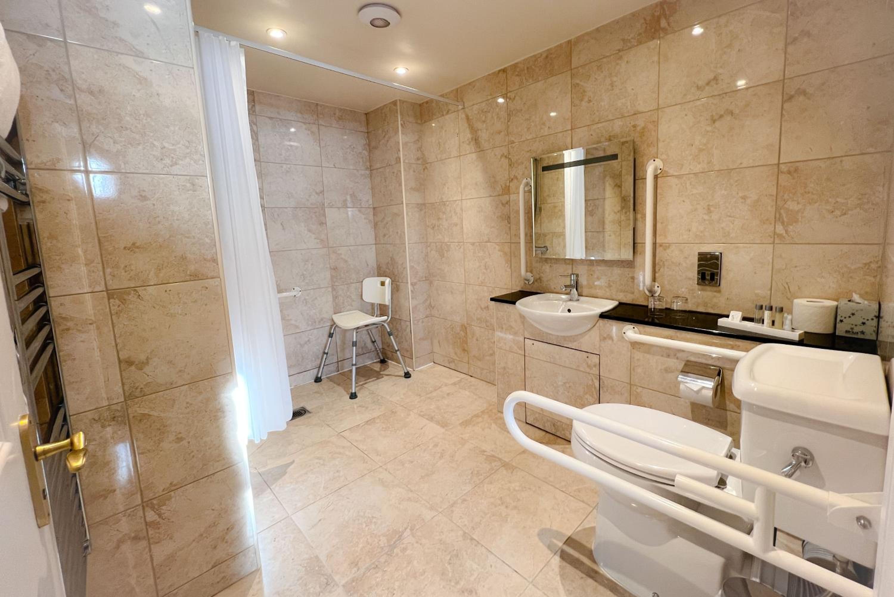 Accessible Double Room - Photo 2