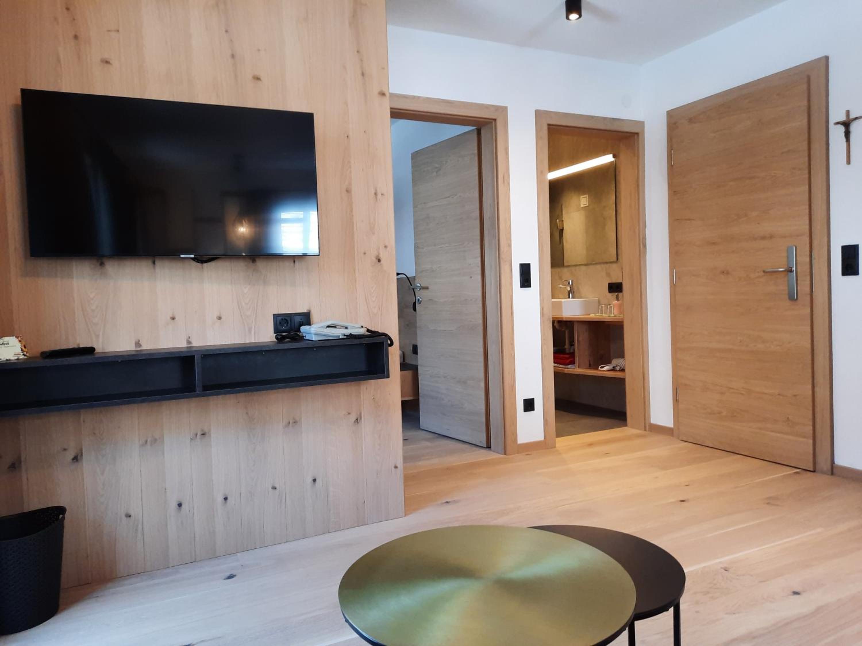 One-Bedroom Apartment with Balcony - Anemone photo 2