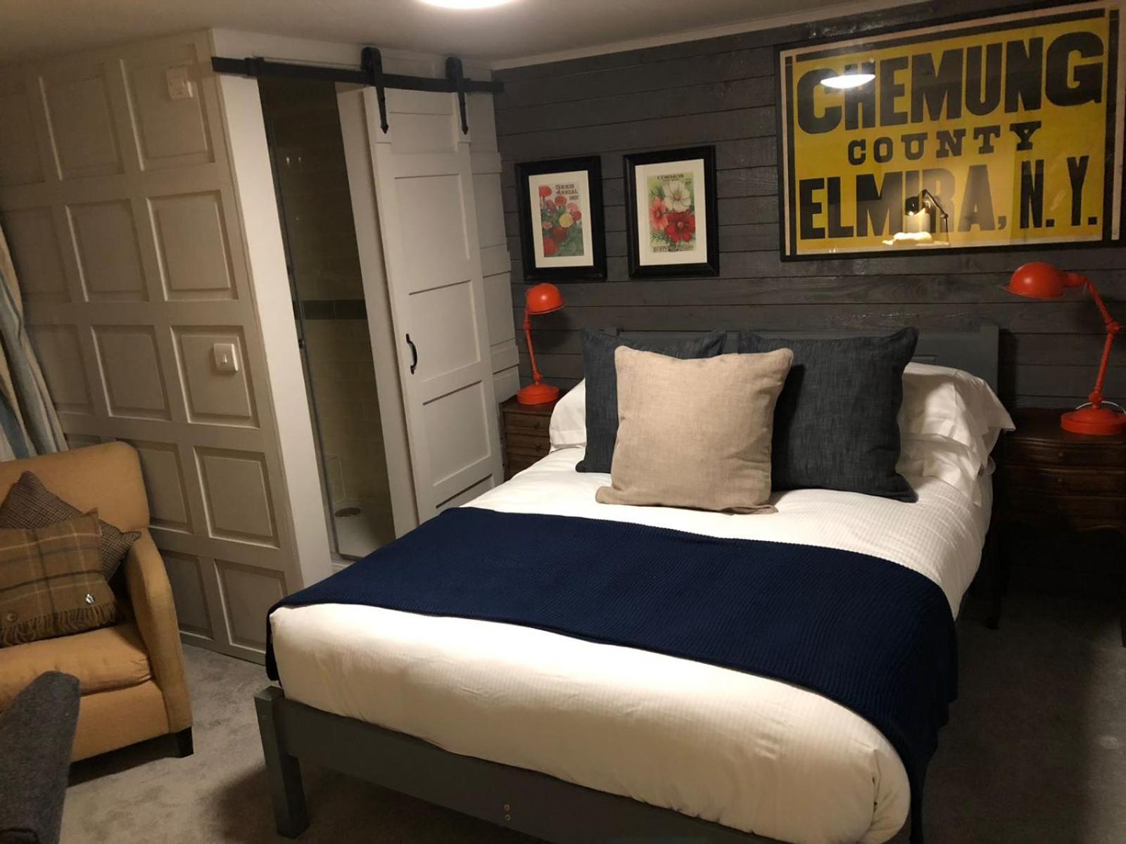 Small Double Room photo 1