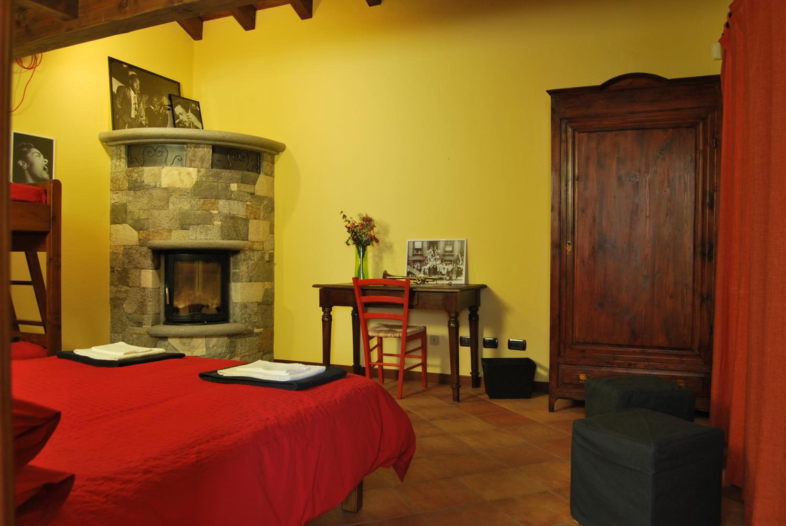 Quadruple Room with Mountain View photo 1