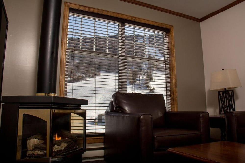 Two-Bedroom Suite photo 2