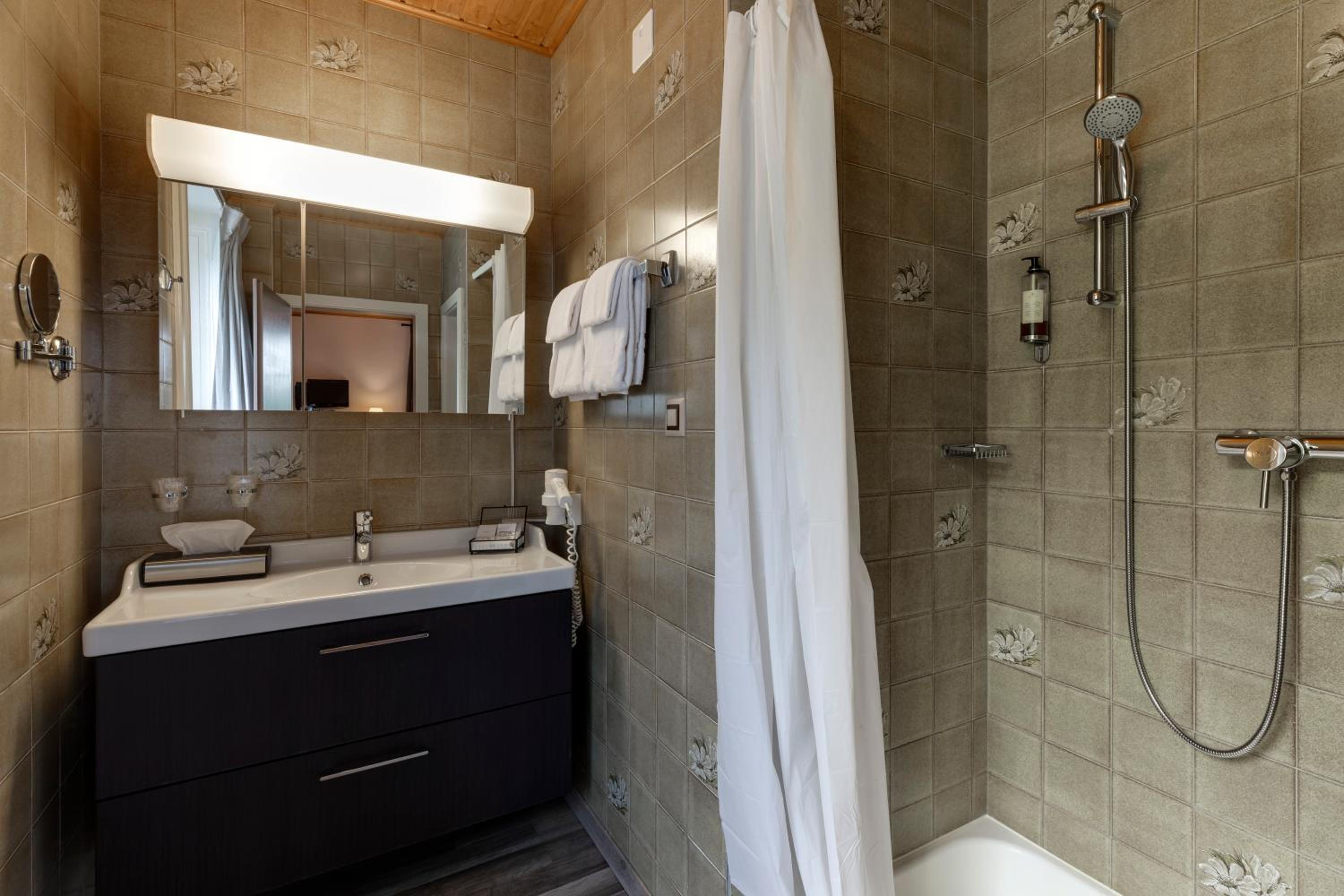 Budget Double Room photo 2