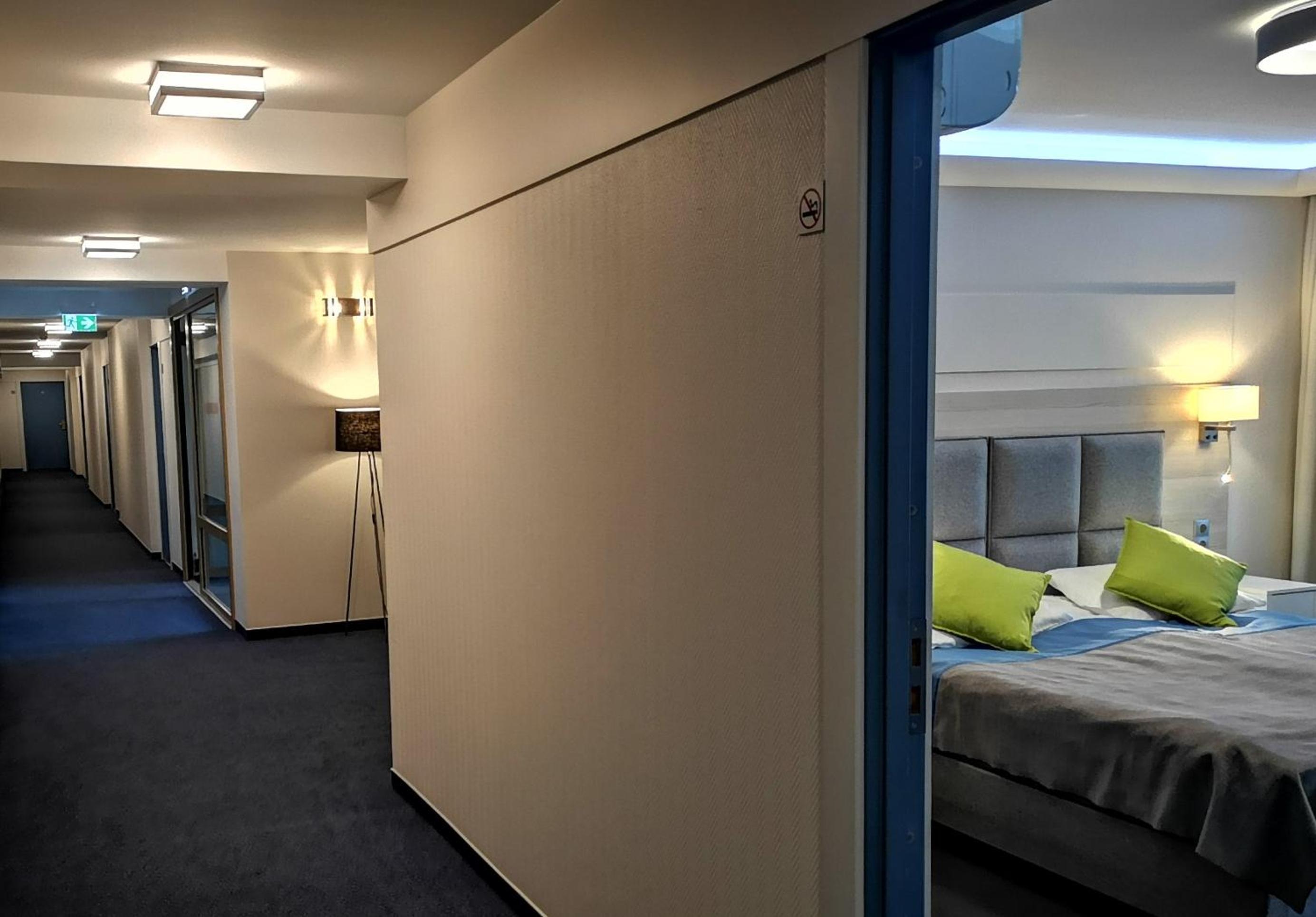 Standard Double/Twin Room - Photo 2