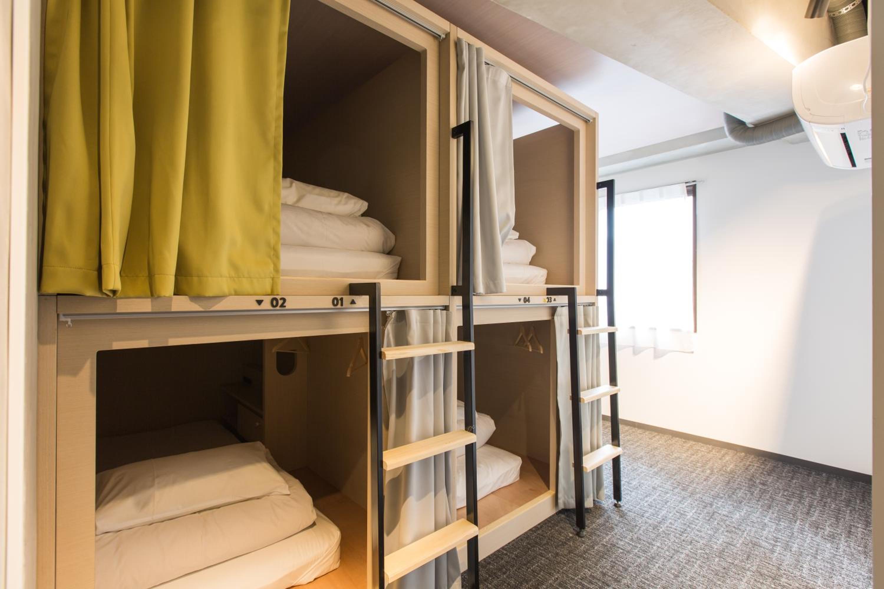 Private Bunk Bed Room(4 Beds + 1 Single Bed)