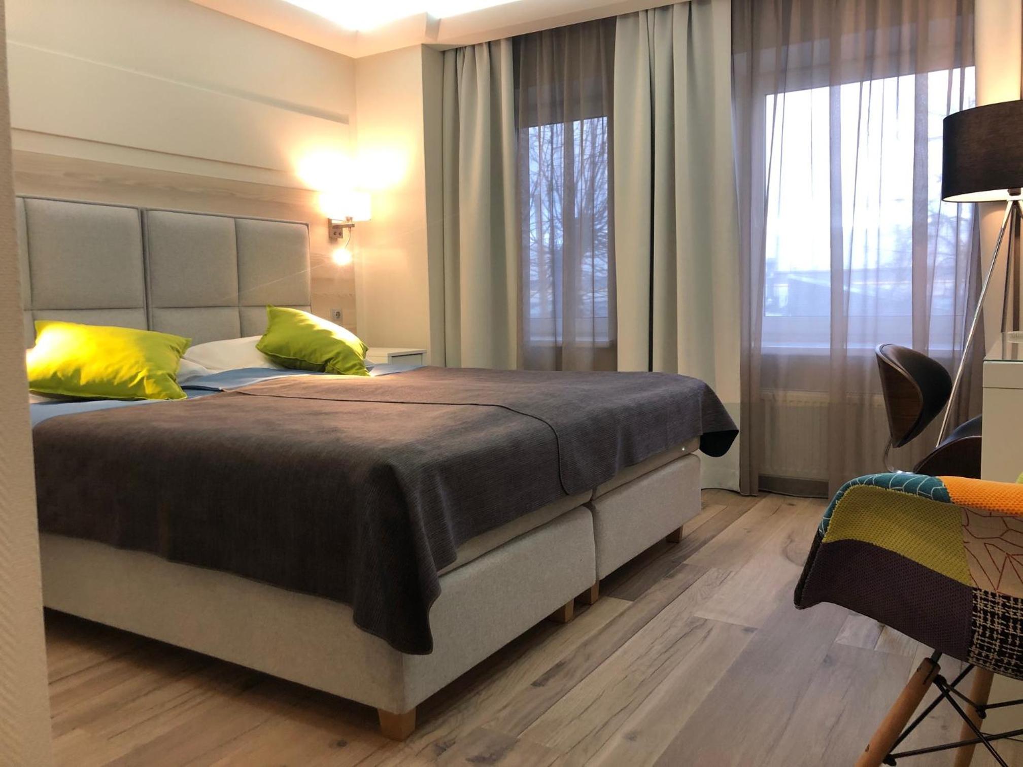 Standard Double/Twin Room - Photo 12