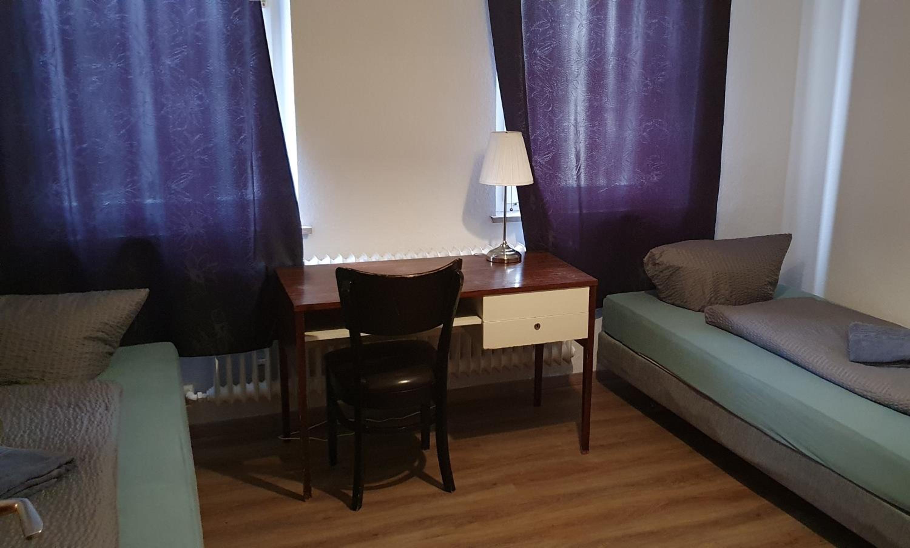 Budget Twin Room - Photo 1