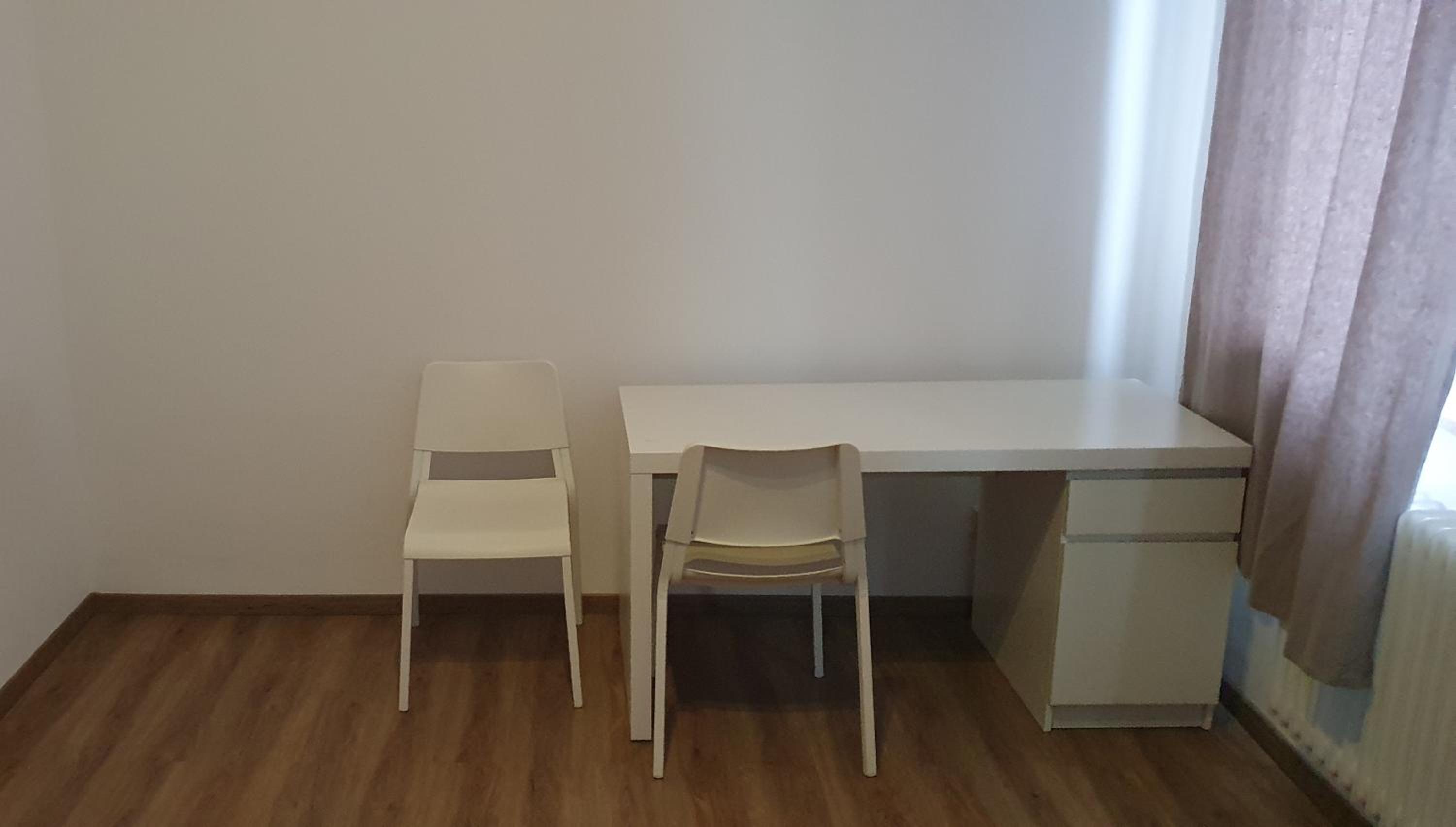 Budget Twin Room - Photo 6