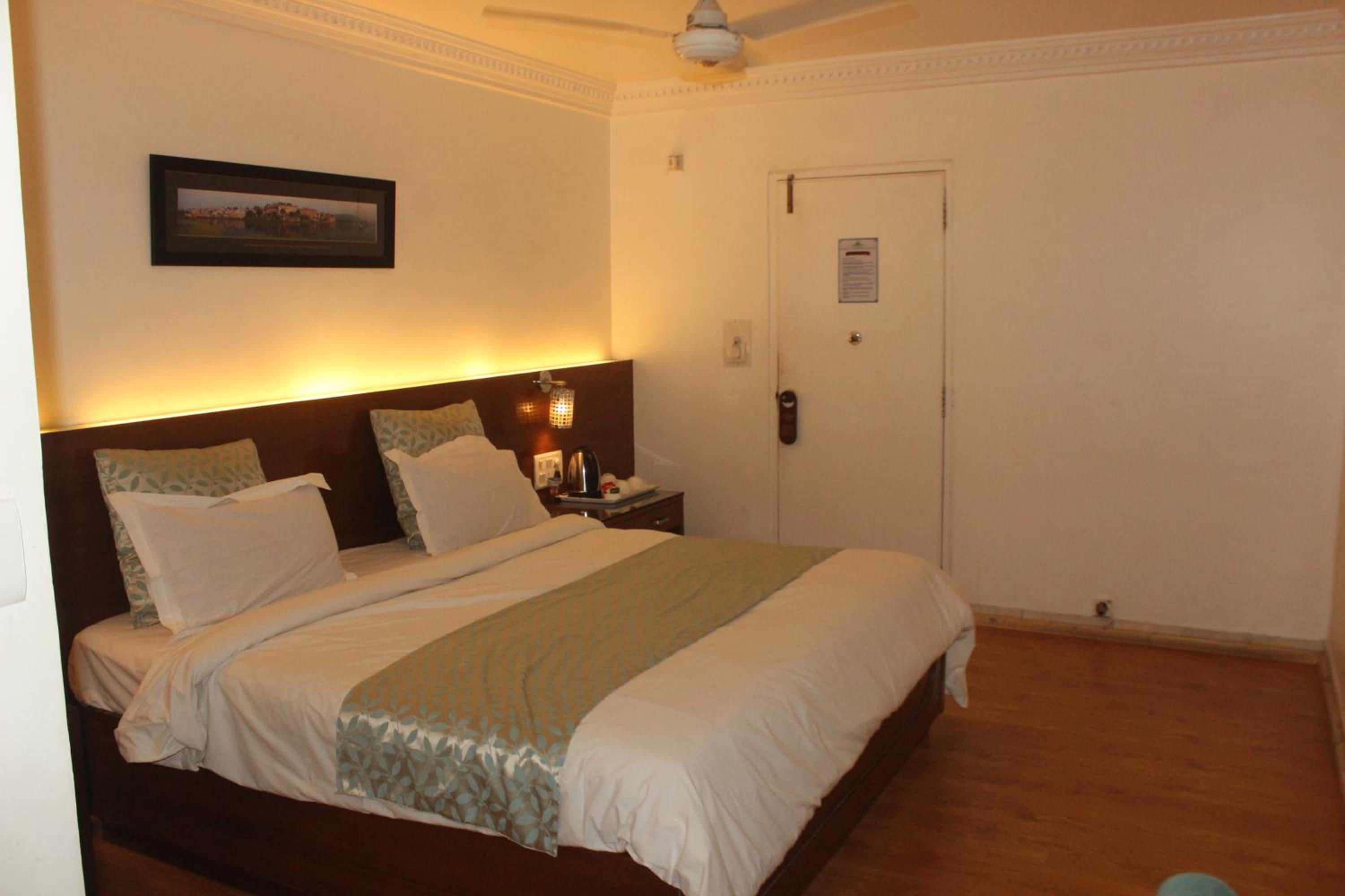 Family Suite with Balcony photo 2