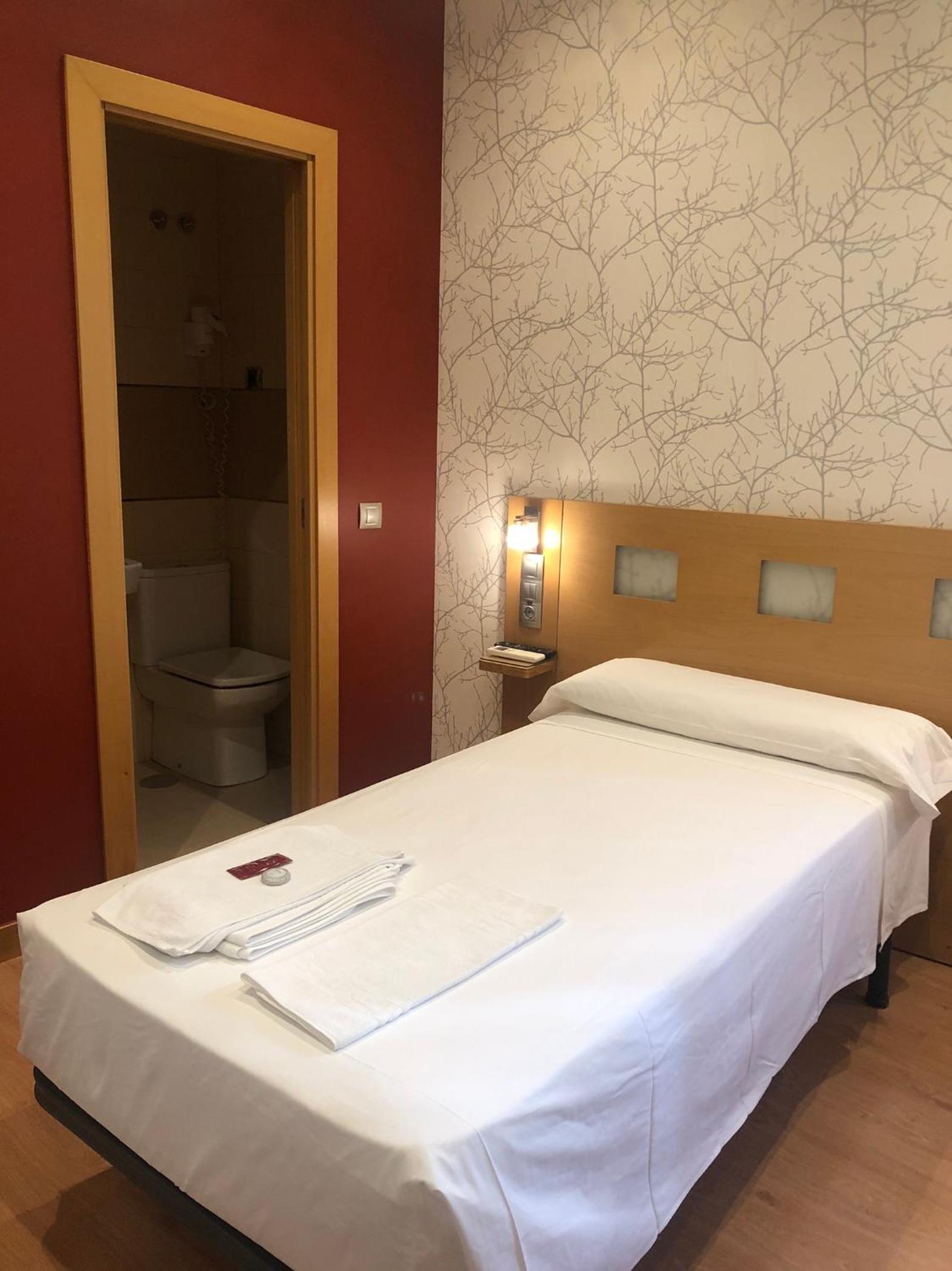 Single Room photo 3