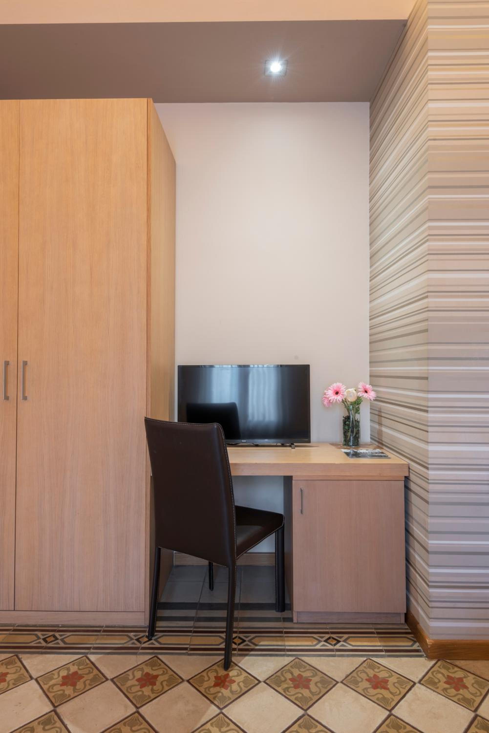 Standard Double or Twin Room - Photo 1