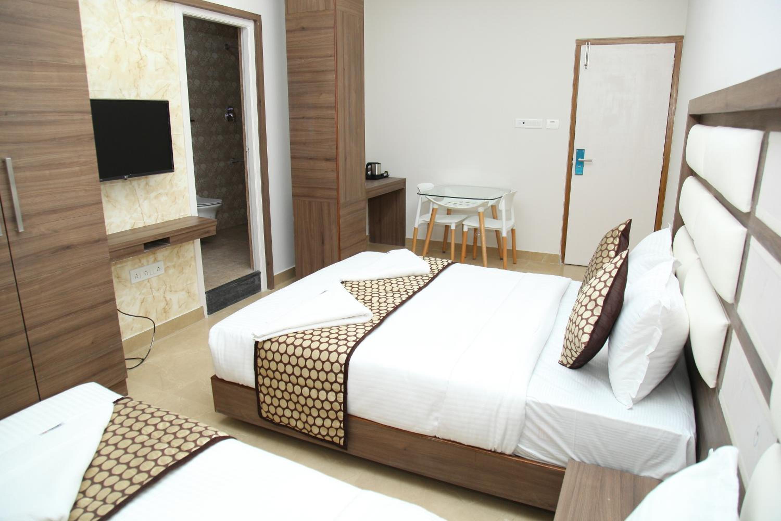 Classic Triple Room - Photo 15
