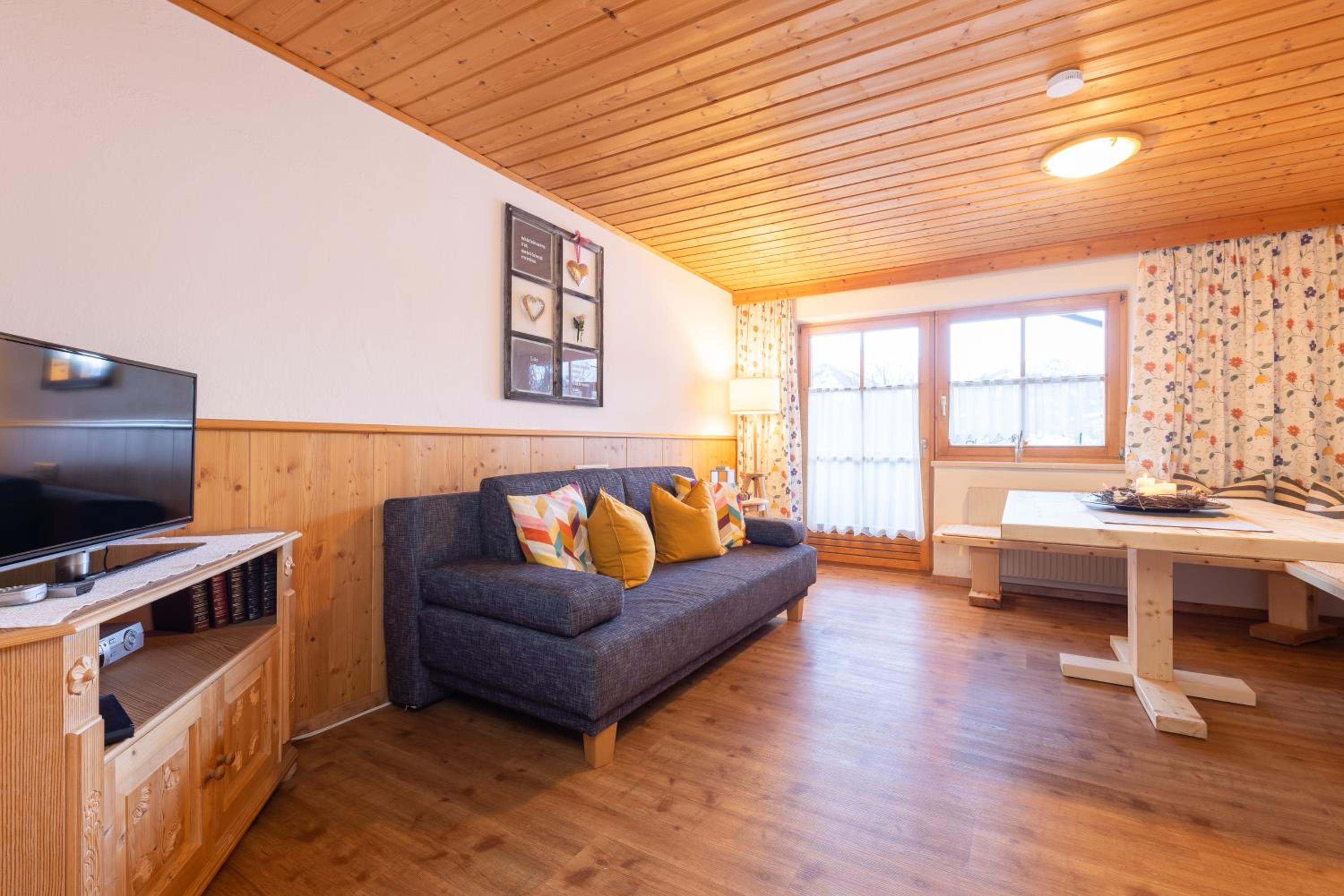 Comfort One-Bedroom Apartment with Balcony photo 1