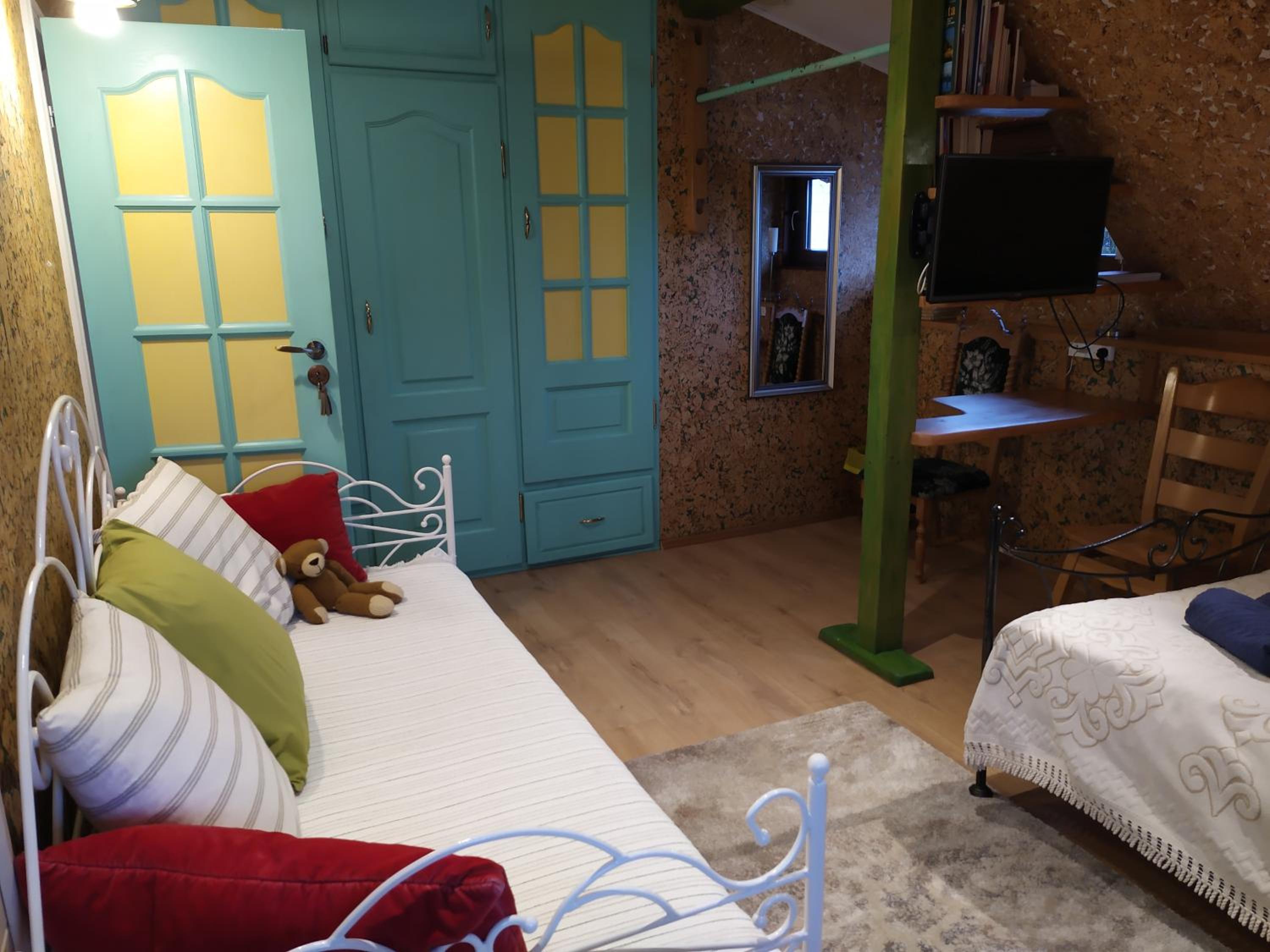 Double Room with Shared Bathroom photo 1